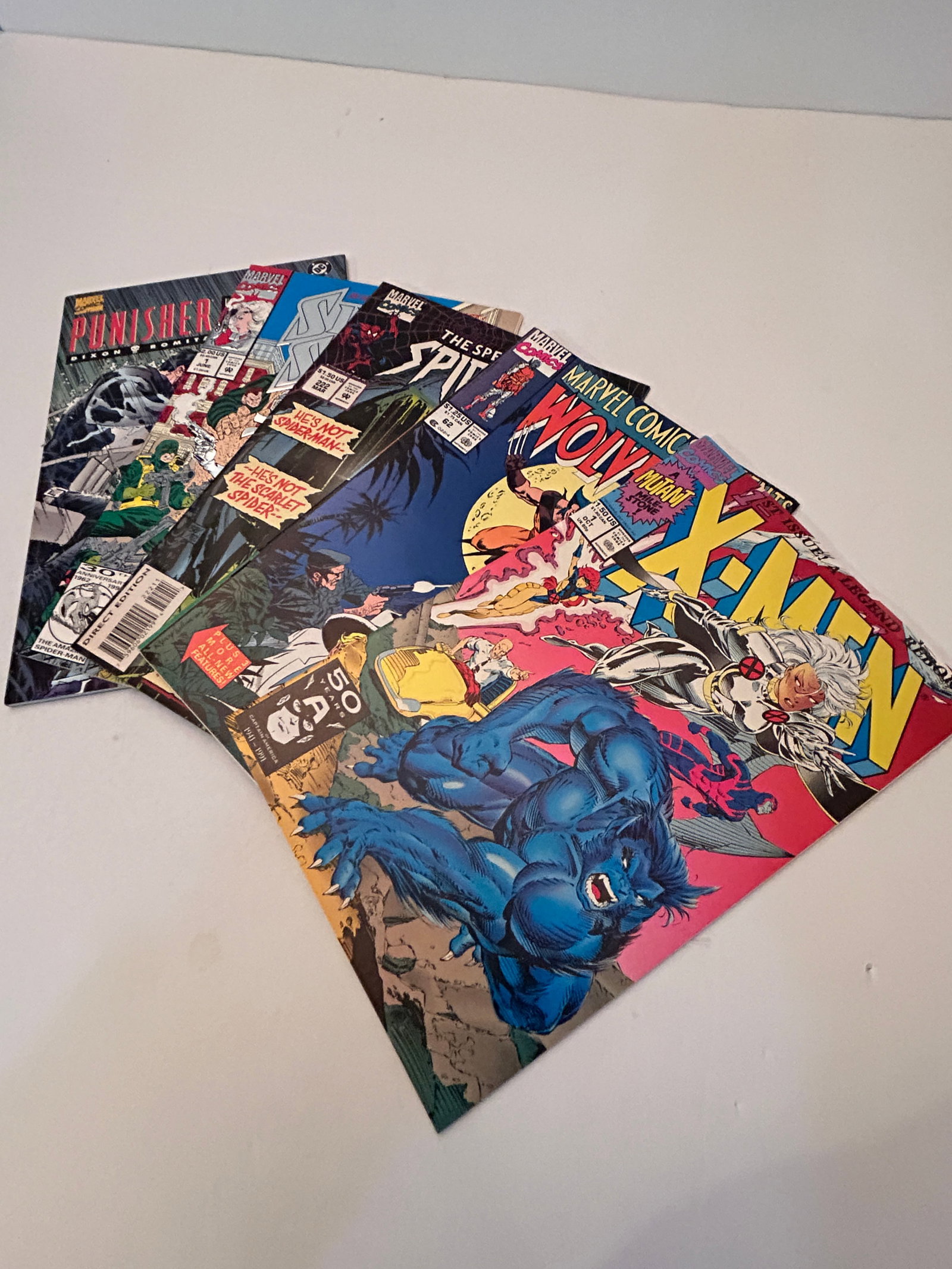 Vintage Lot Of 5 Comic Books: Vintage Lot Of 5 Comic Books Please view all photos as they are part of the description and condition of this Item, Feel free to contact me with questions or picture requests! Used Item AS IS