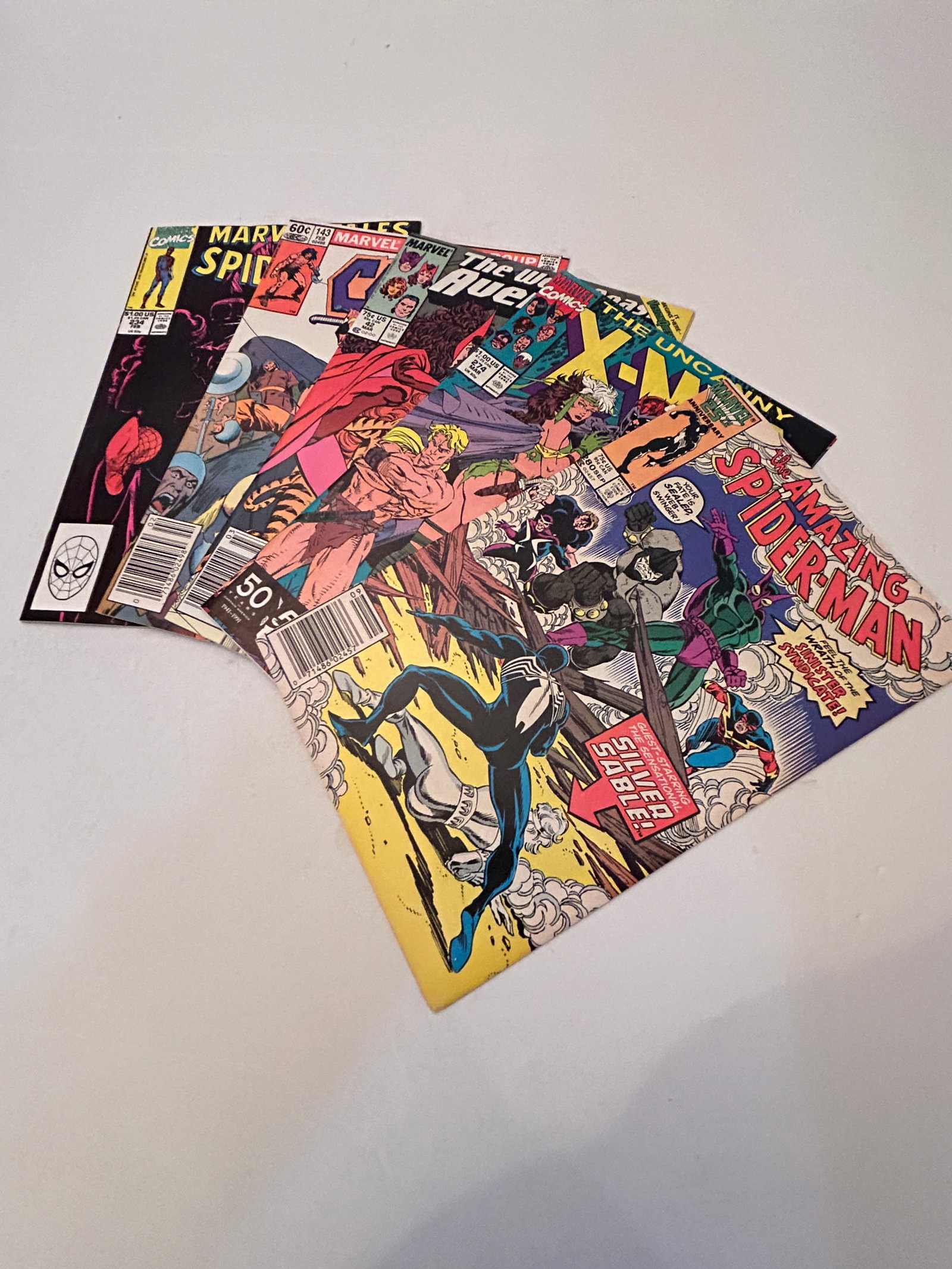 Vintage Lot Of 5 Comic Books: Vintage Lot Of 5 Comic Books Please view all photos as they are part of the description and condition of this Item, Feel free to contact me with questions or picture requests! Used Item AS IS