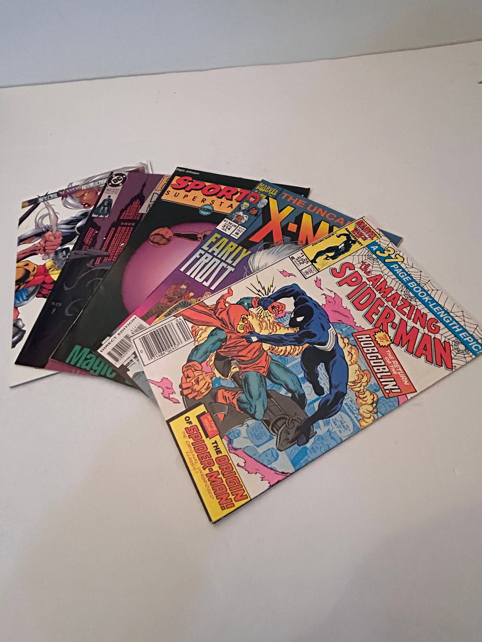 Vintage Lot Of 5 Comic Books: Vintage Lot Of 5 Comic Books Please view all photos as they are part of the description and condition of this Item, Feel free to contact me with questions or picture requests! Used Item AS IS