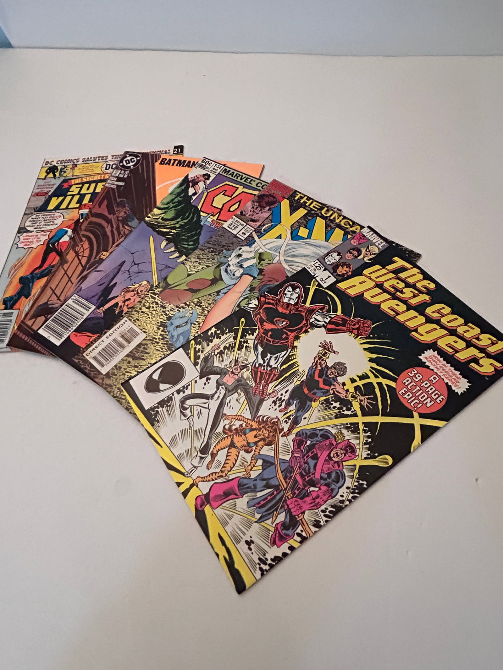 Vintage Lot Of 5 Comic Books: Vintage Lot Of 5 Comic Books Please view all photos as they are part of the description and condition of this Item, Feel free to contact me with questions or picture requests! Used Item AS IS