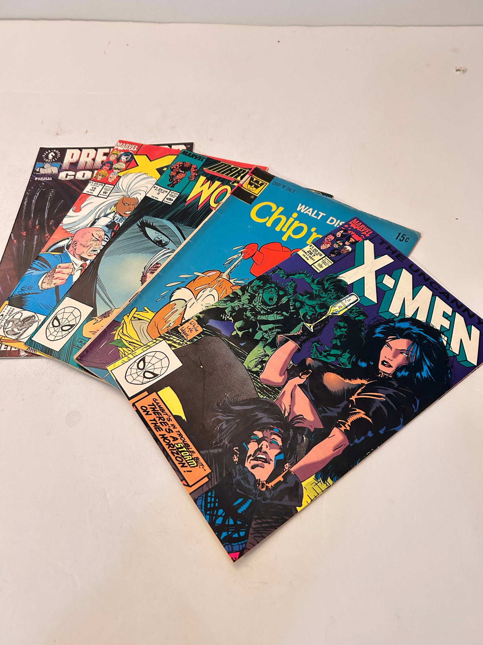 Vintage Lot of 5 Comic Books: Vintage Lot of 5 Comic Books Please view all photos as they are part of the description and condition of this Item, Feel free to contact me with questions or picture requests! Used Item AS IS