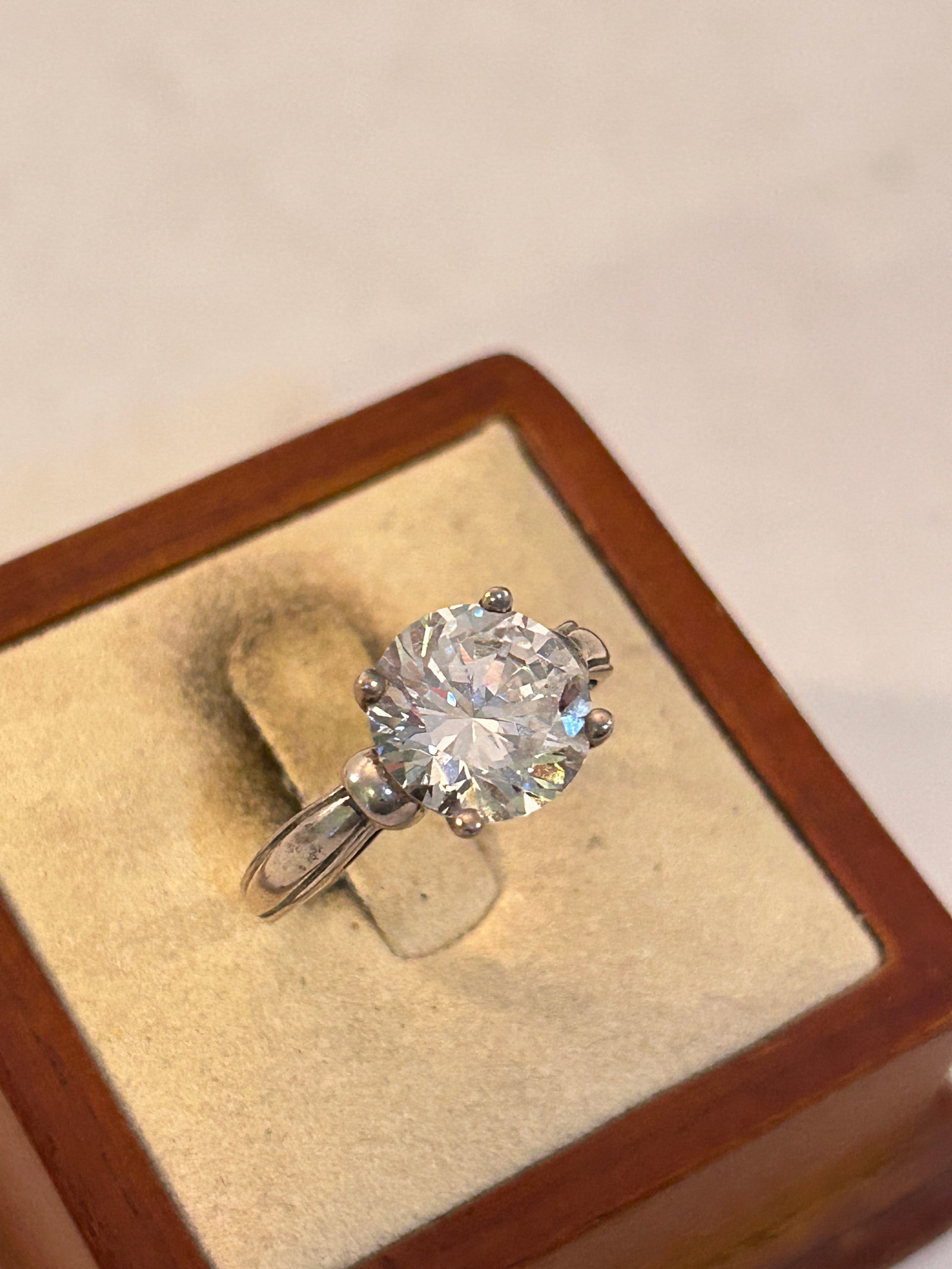 Sterling Silver Diamonique DQ CZ Solitaire Ring Cathedral Setting Ring Sz 9: Sterling Silver Diamonique DQ CZ Solitaire Ring Cathedral Setting Ring Sz 9 Please view all photos as they are part of the description and condition of this Item, Feel free to contact me with question