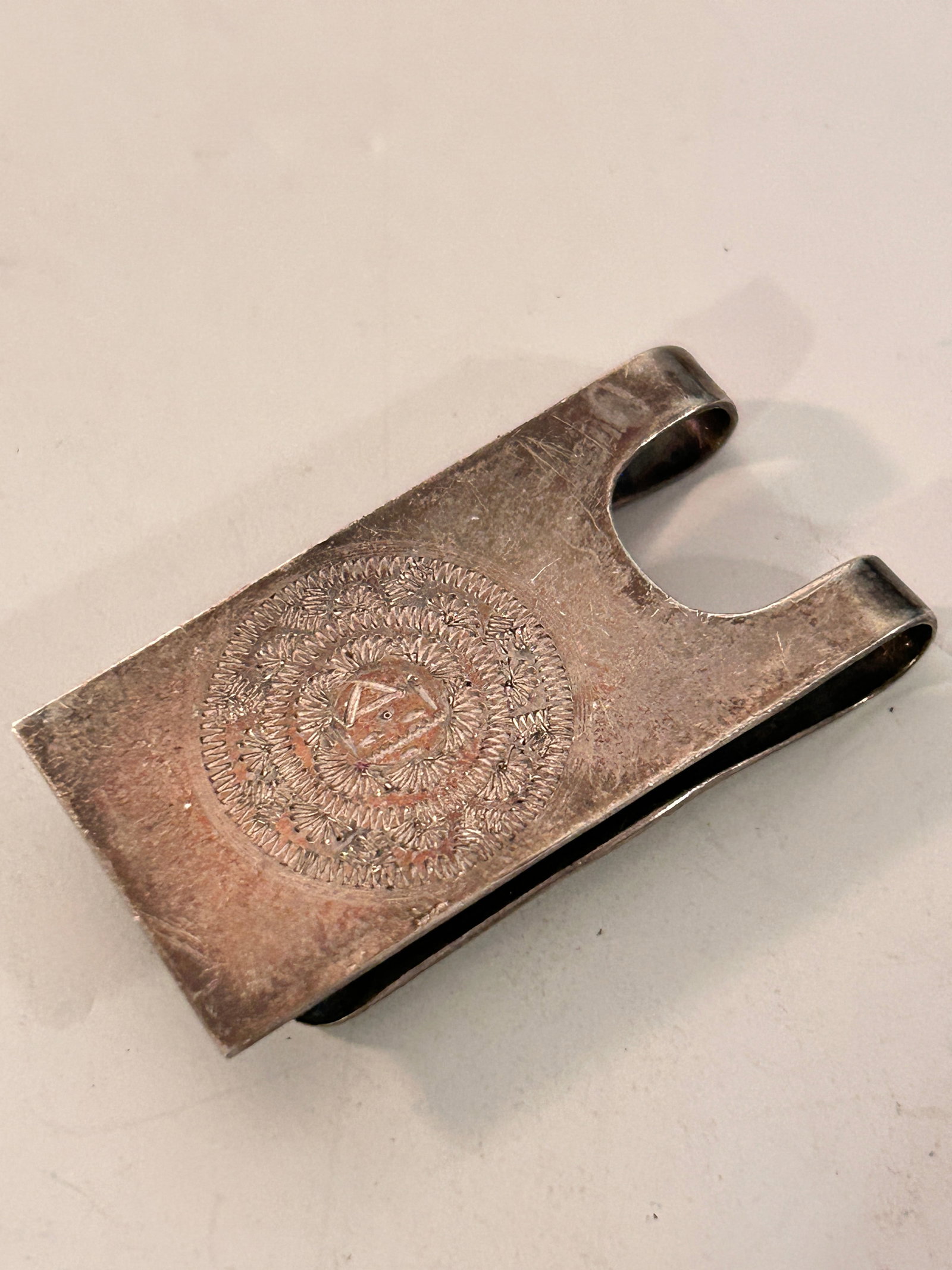 Vintage Sterling Silver AZTEC D.F Money clip 14 GRAMS: Vintage Sterling Silver AZTEC D.F Money clip 14 GRAMS Please view all photos as they are part of the description and condition of this Item, Feel free to contact me with questions or picture requests!