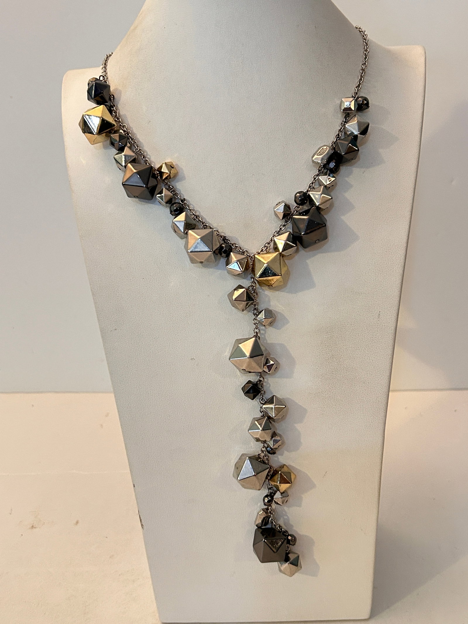 Armani Exchange Women’s Necklace Chain 22": Armani Exchange Women’s Necklace Chain 22" Please view all photos as they are part of the description and condition of this Item, Feel free to contact me with questions or picture requests! Used Ite