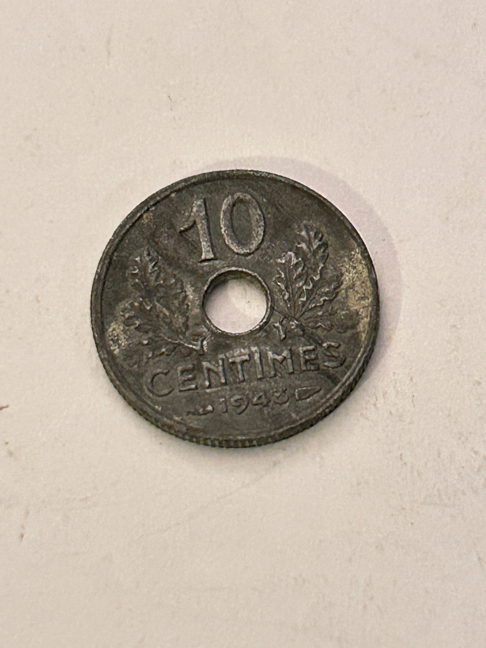 Vintage Coin: Vintage Coin Please view all photos as they are part of the description and condition of this Item, Feel free to contact me with questions or picture requests! Used Item AS IS