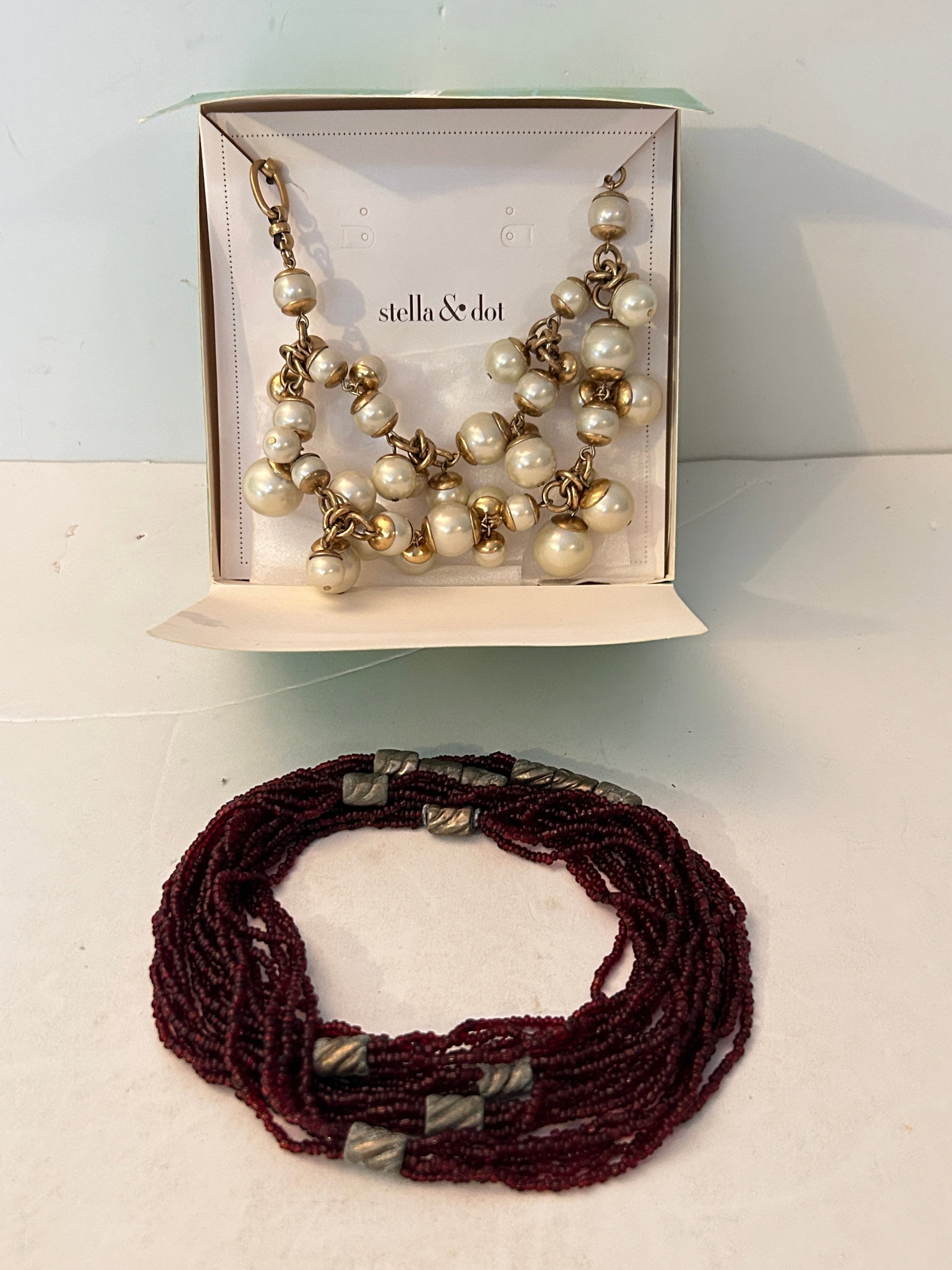 Vintage Lot Of 2 Necklaces Stella & Dot & Unknown: Vintage Lot Of 2 Necklaces Stella & Dot & Unknown Please view all photos as they are part of the description and condition of this Item, Feel free to contact me with questions or picture requests! Use