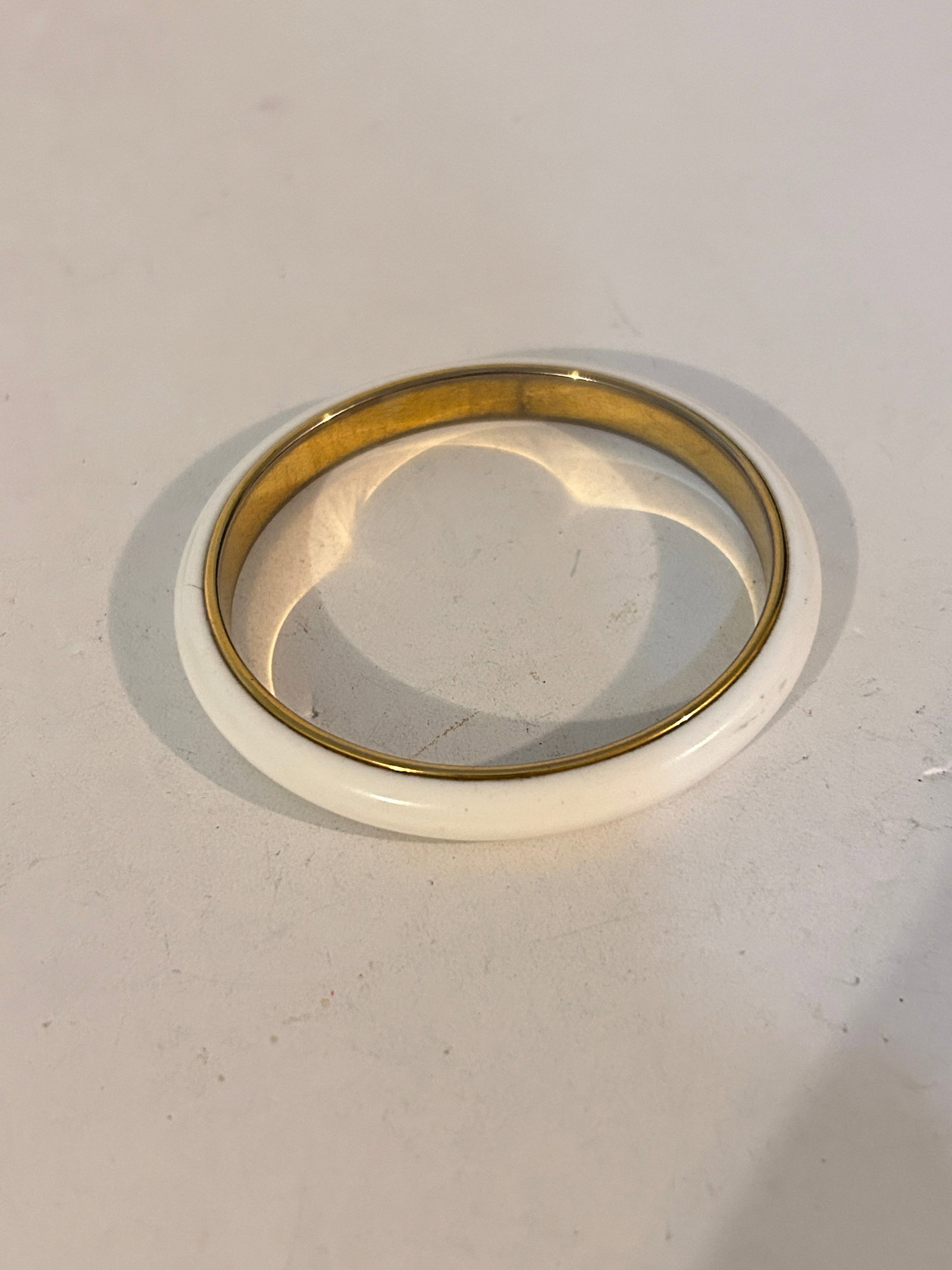 Vintage White Acrylic gold tone Bracelet 7" (1 of 4)