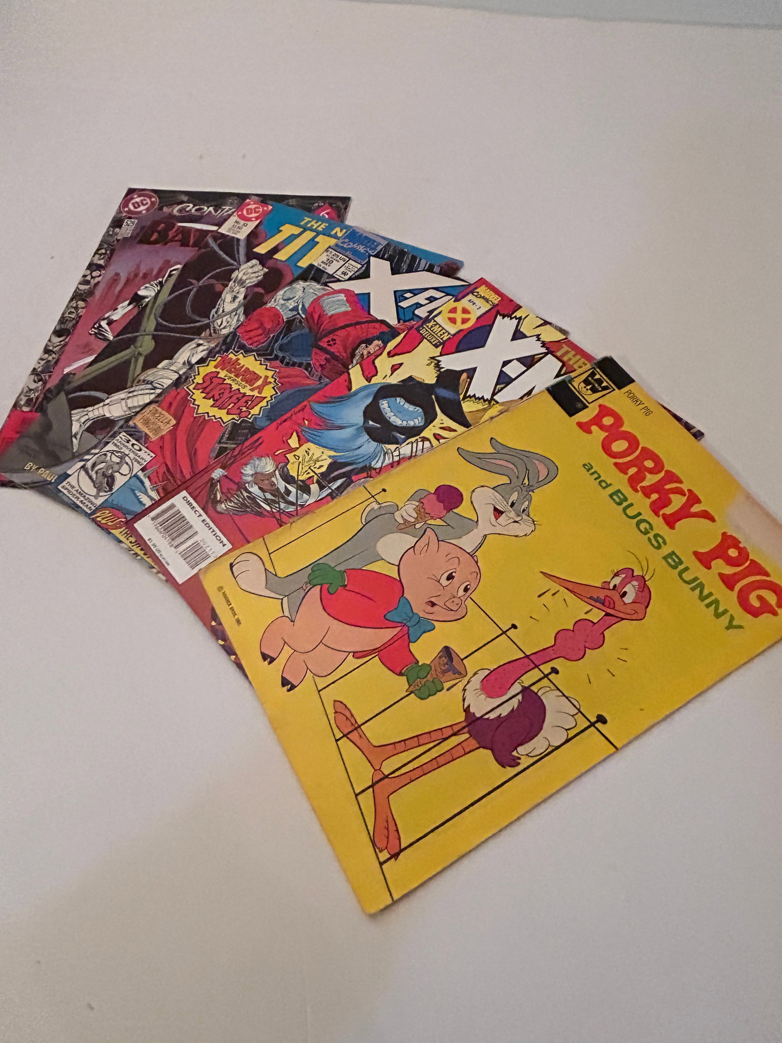 Vintage Lot of 5 Comic Books: Vintage Lot of 5 Comic Books Please view all photos as they are part of the description and condition of this Item, Feel free to contact me with questions or picture requests! Used Item AS IS