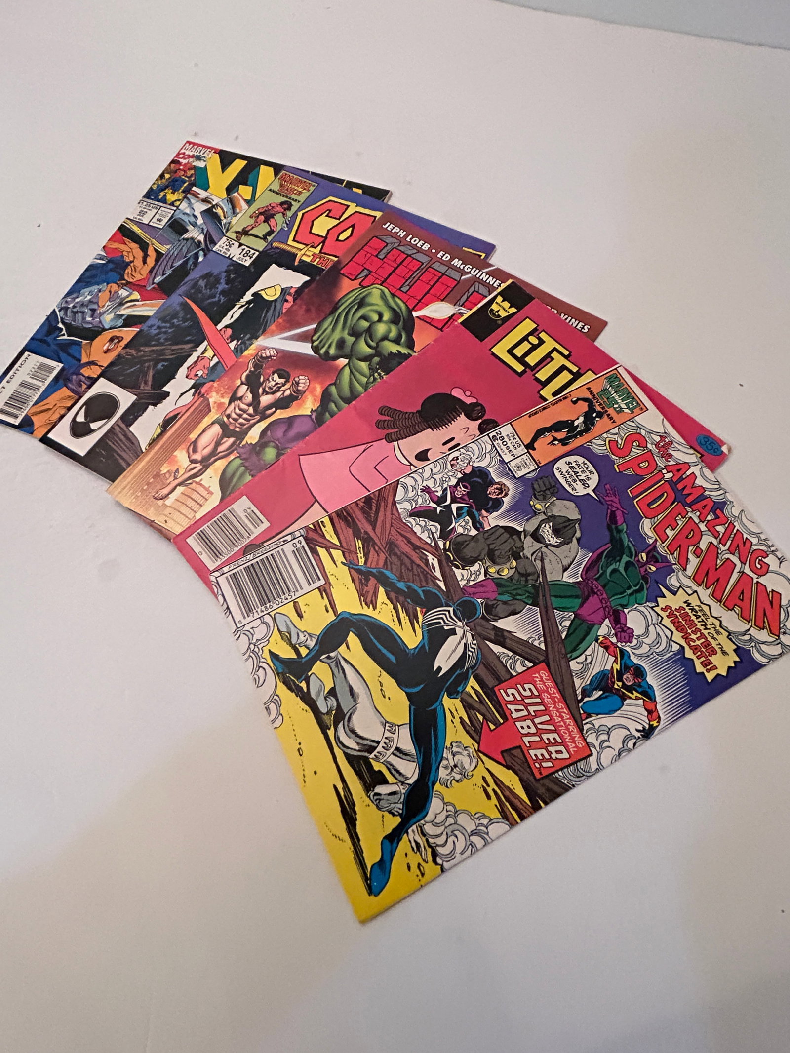 Vintage Lot of 5 Comic Books: Vintage Lot of 5 Comic Books Please view all photos as they are part of the description and condition of this Item, Feel free to contact me with questions or picture requests! Used Item AS IS