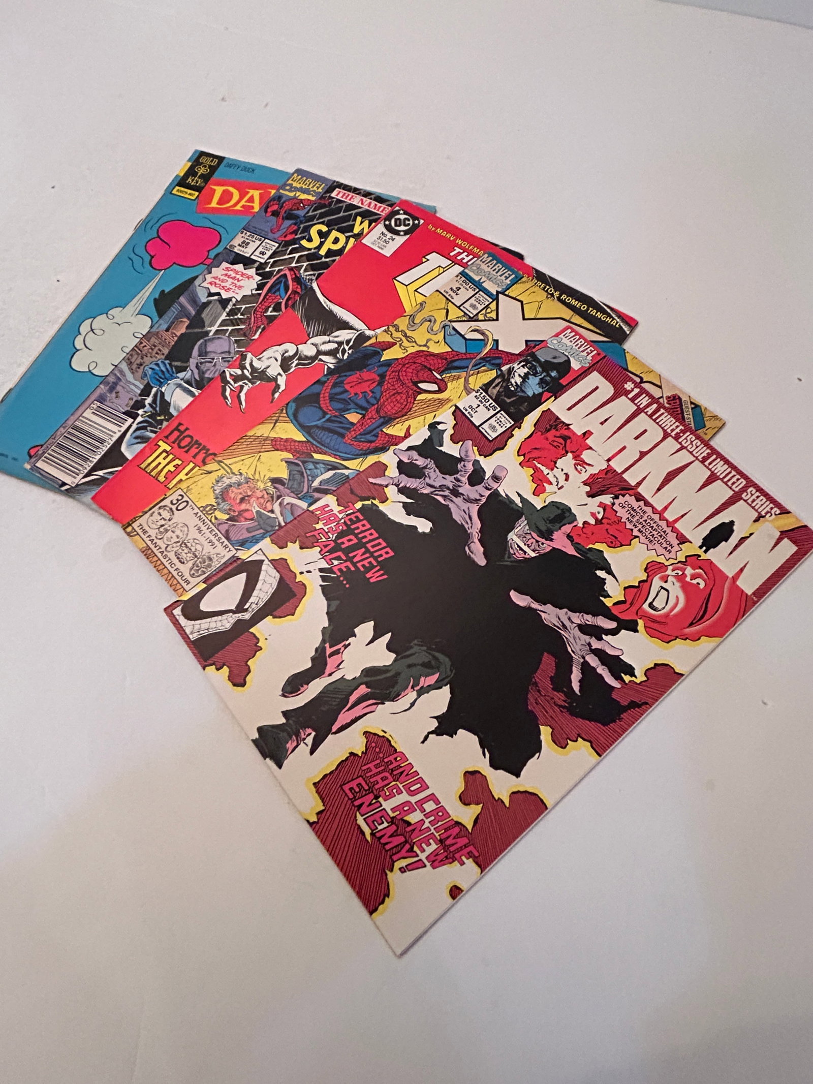 Vintage Lot of 5 Comic Books: Vintage Lot of 5 Comic Books Please view all photos as they are part of the description and condition of this Item, Feel free to contact me with questions or picture requests! Used Item AS IS