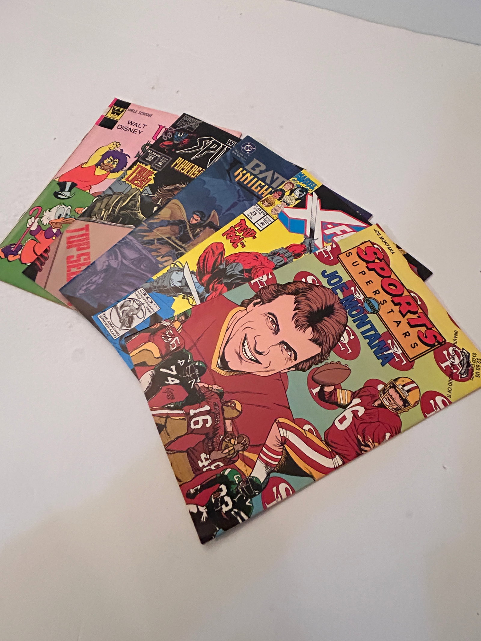 Vintage Lot of 5 Comic Books: Vintage Lot of 5 Comic Books Please view all photos as they are part of the description and condition of this Item, Feel free to contact me with questions or picture requests! Used Item AS IS