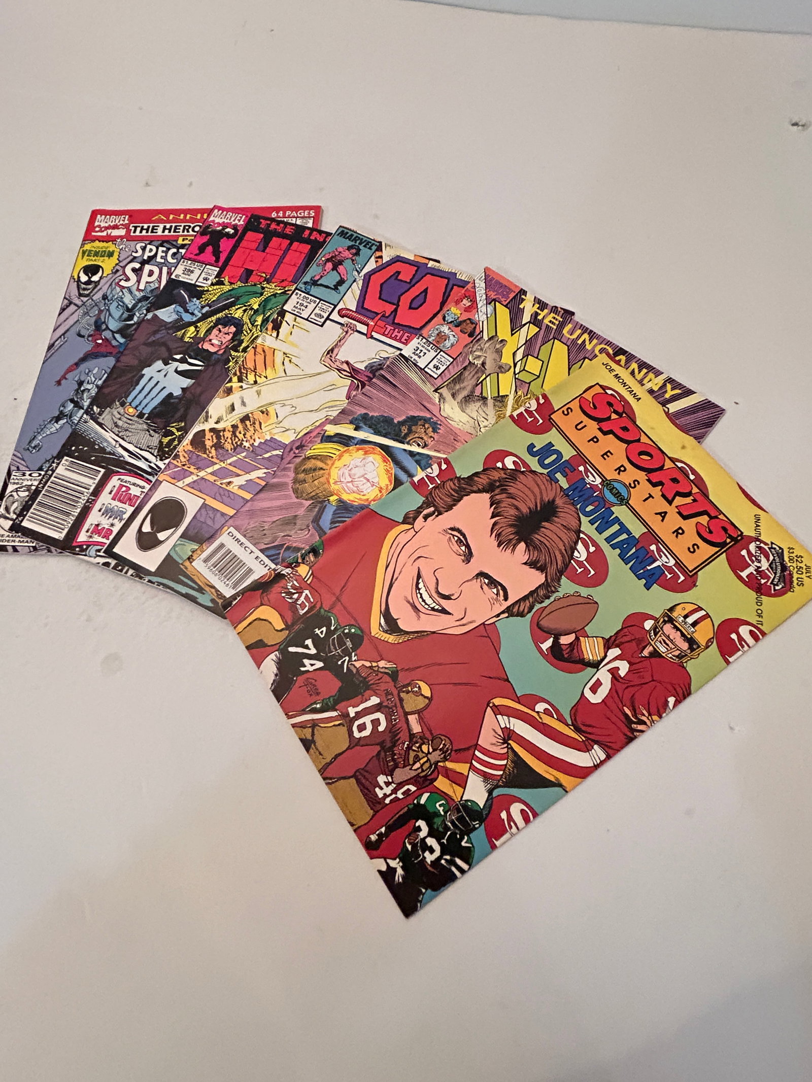 Vintage Lot of 5 Comic Books: Vintage Lot of 5 Comic Books Please view all photos as they are part of the description and condition of this Item, Feel free to contact me with questions or picture requests! Used Item AS IS