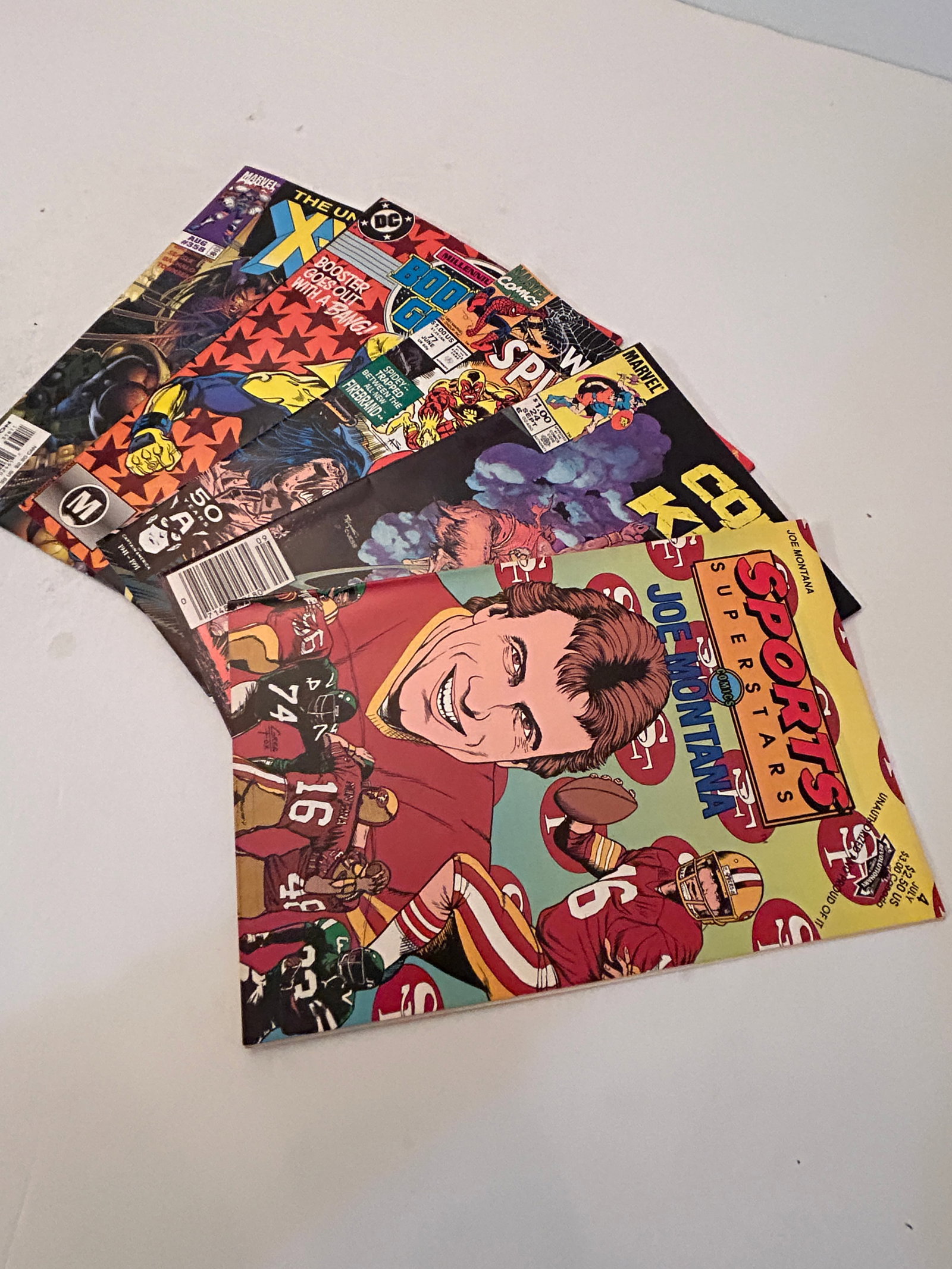 Vintage Lot of 5 Comic Books: Vintage Lot of 5 Comic Books Please view all photos as they are part of the description and condition of this Item, Feel free to contact me with questions or picture requests! Used Item AS IS
