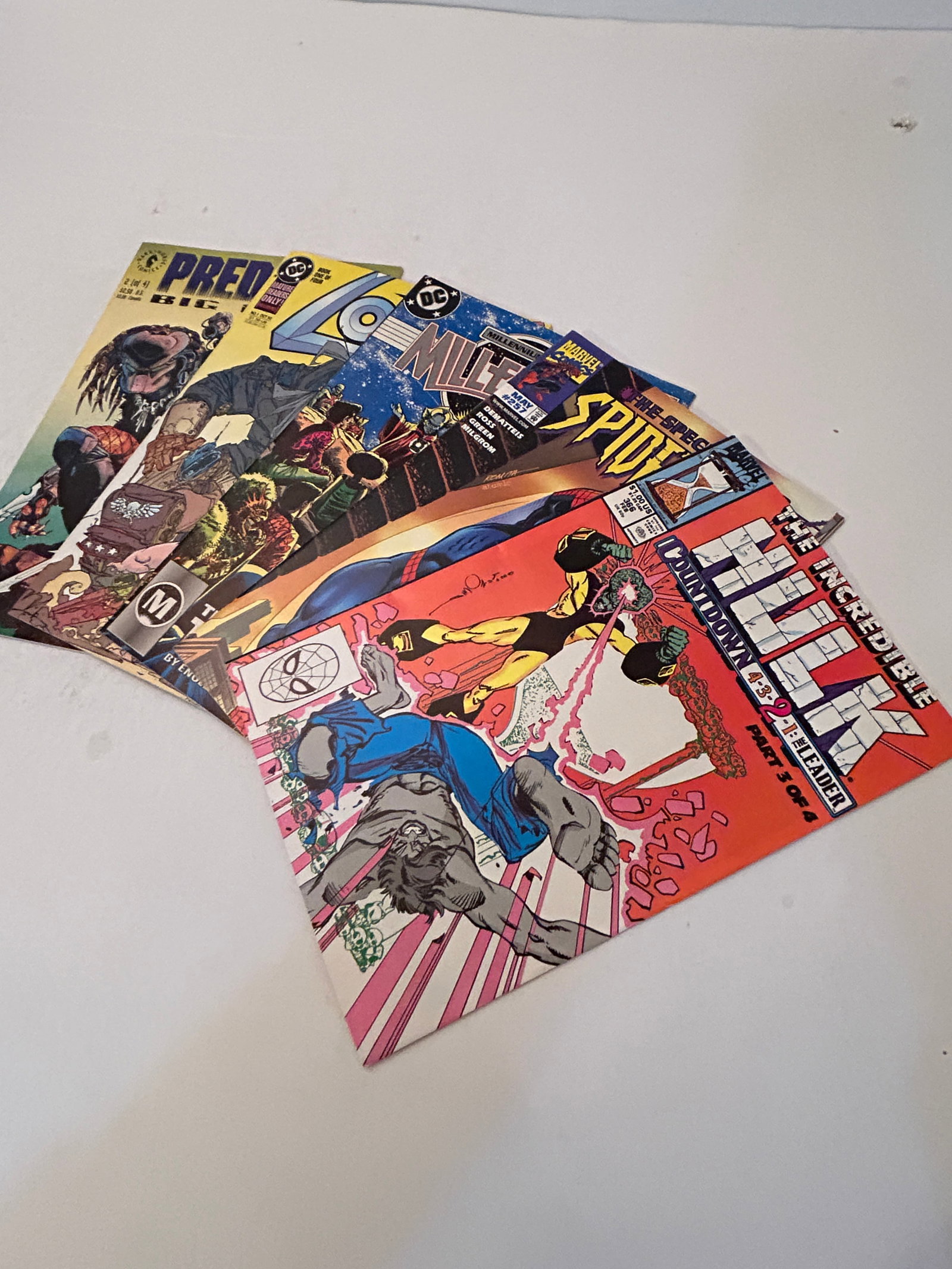 Vintage Lot of 5 Comic Books: Vintage Lot of 5 Comic Books Please view all photos as they are part of the description and condition of this Item, Feel free to contact me with questions or picture requests! Used Item AS IS