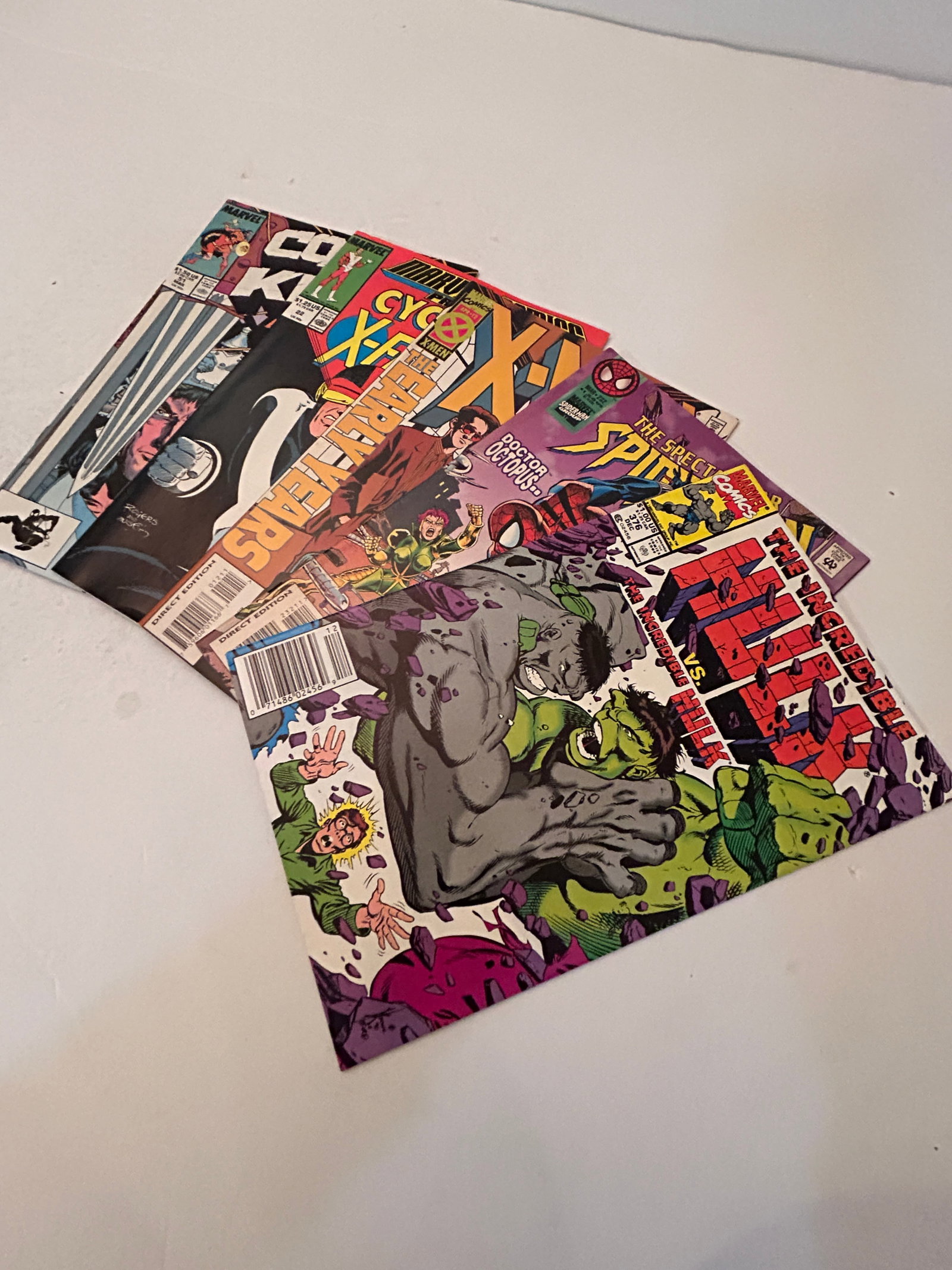 Vintage Lot of 5 Comic Books: Vintage Lot of 5 Comic Books Please view all photos as they are part of the description and condition of this Item, Feel free to contact me with questions or picture requests! Used Item AS IS