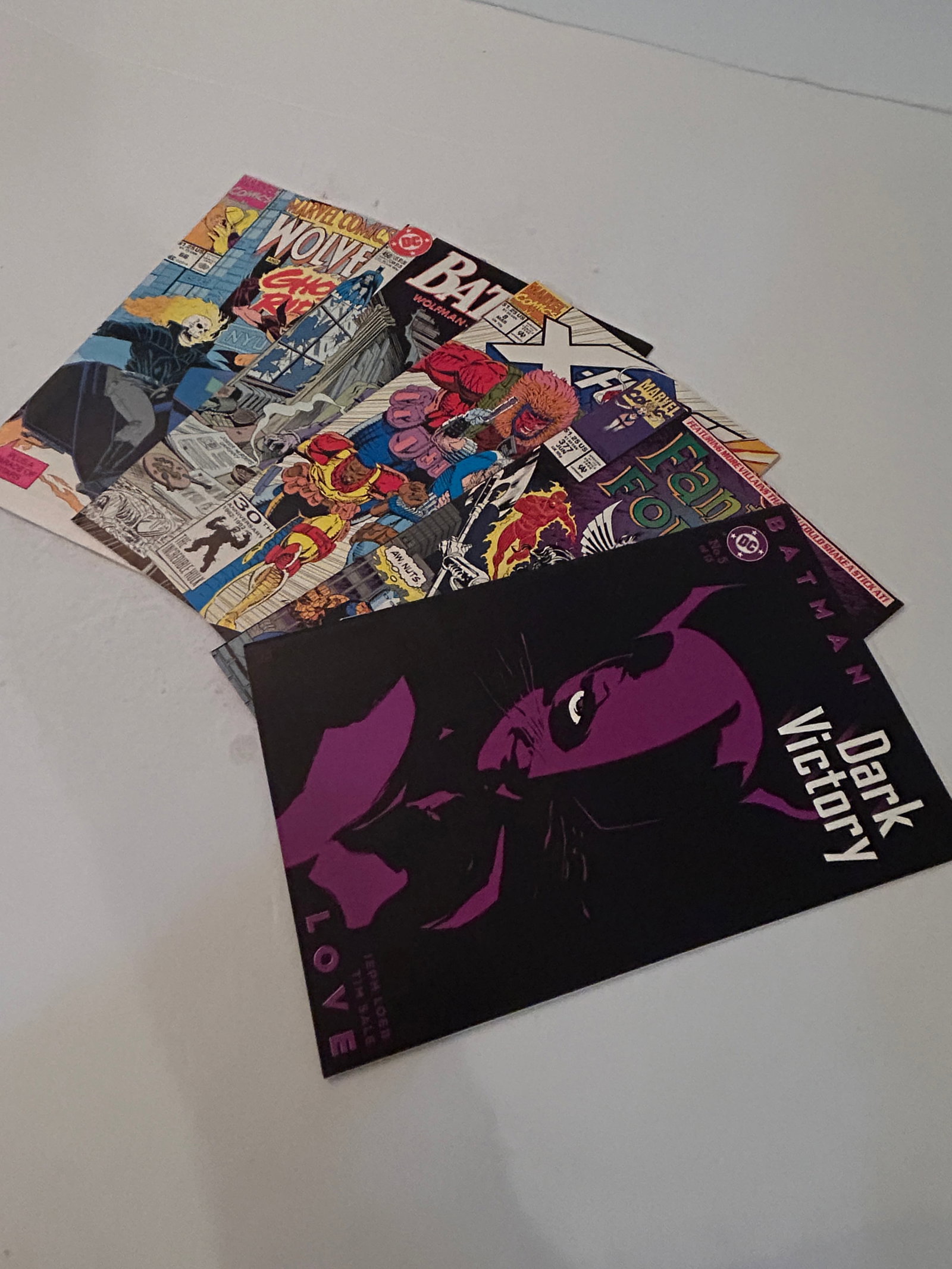 Vintage Lot of 5 Comic Books: Vintage Lot of 5 Comic Books Please view all photos as they are part of the description and condition of this Item, Feel free to contact me with questions or picture requests! Used Item AS IS