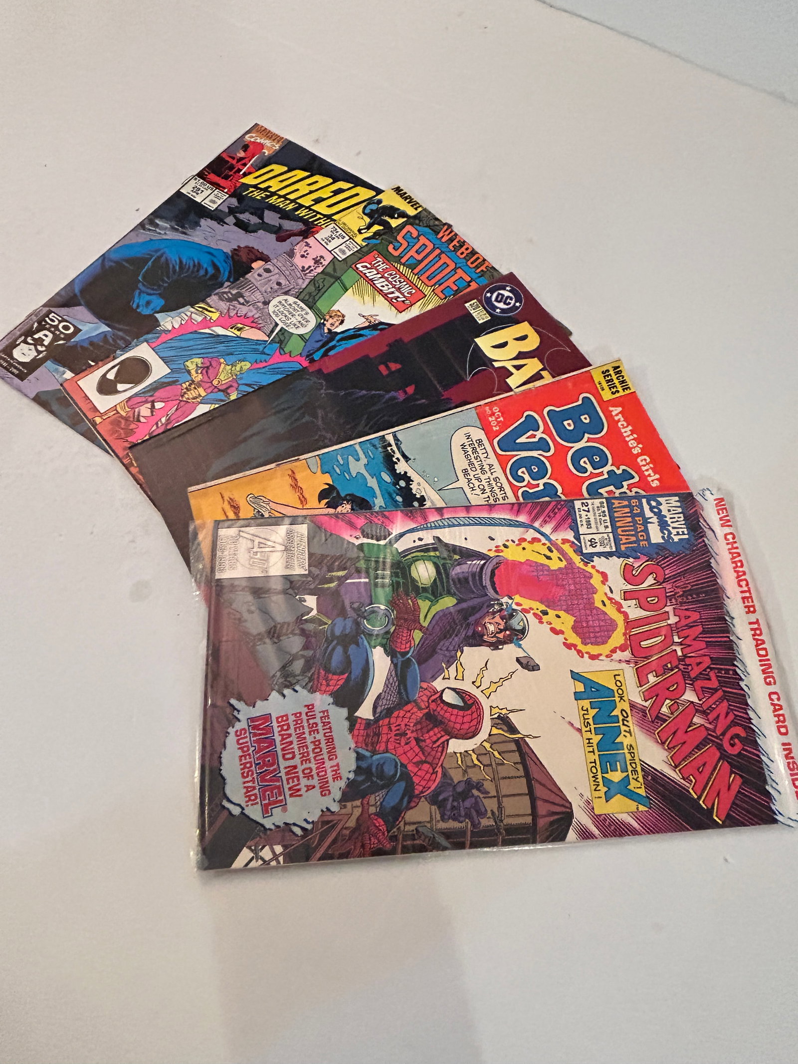 Vintage Lot of 5 Comic Books (1 of 12)