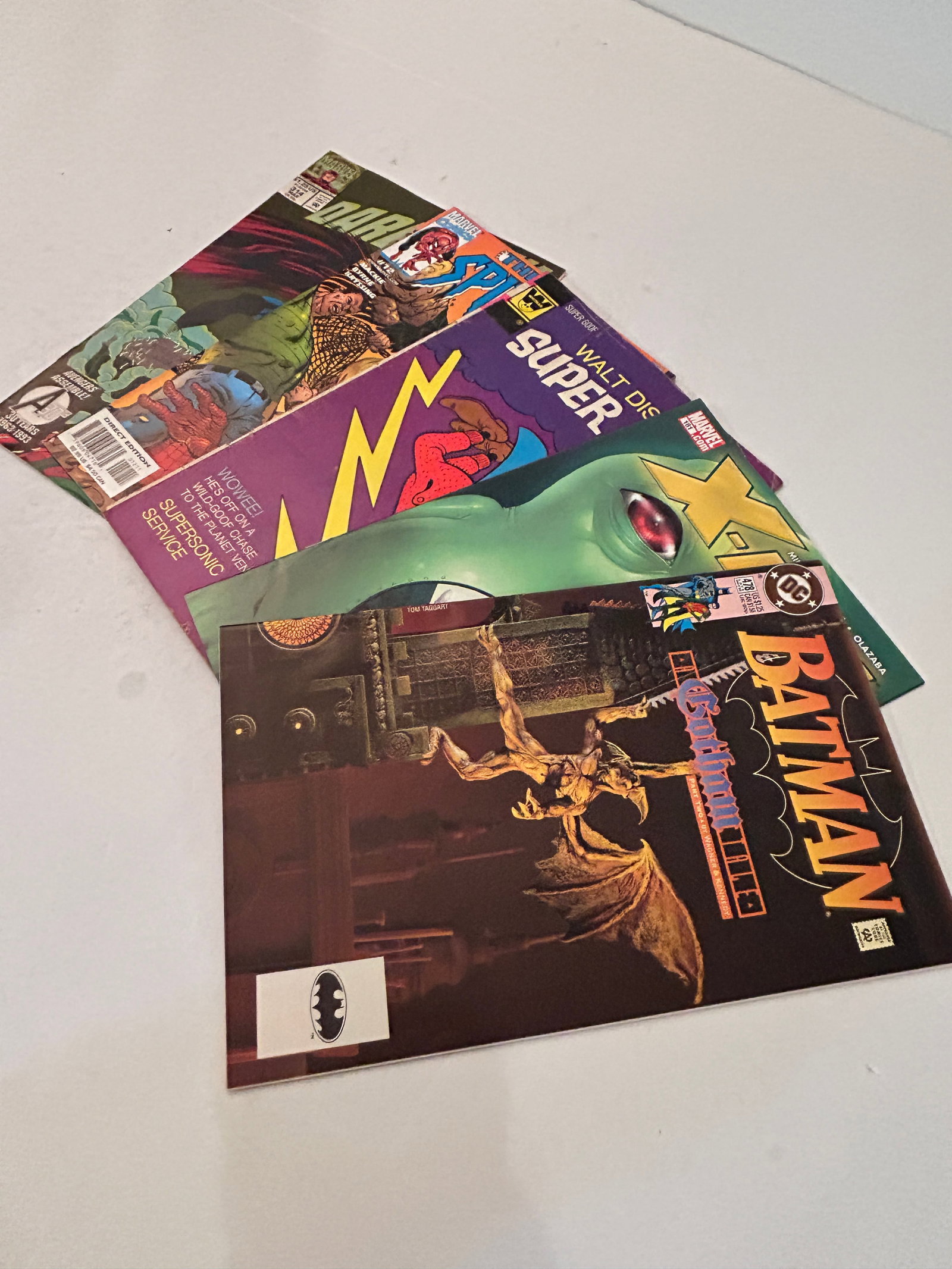 Vintage Lot of 5 Comic Books: Vintage Lot of 5 Comic Books Please view all photos as they are part of the description and condition of this Item, Feel free to contact me with questions or picture requests! Used Item AS IS