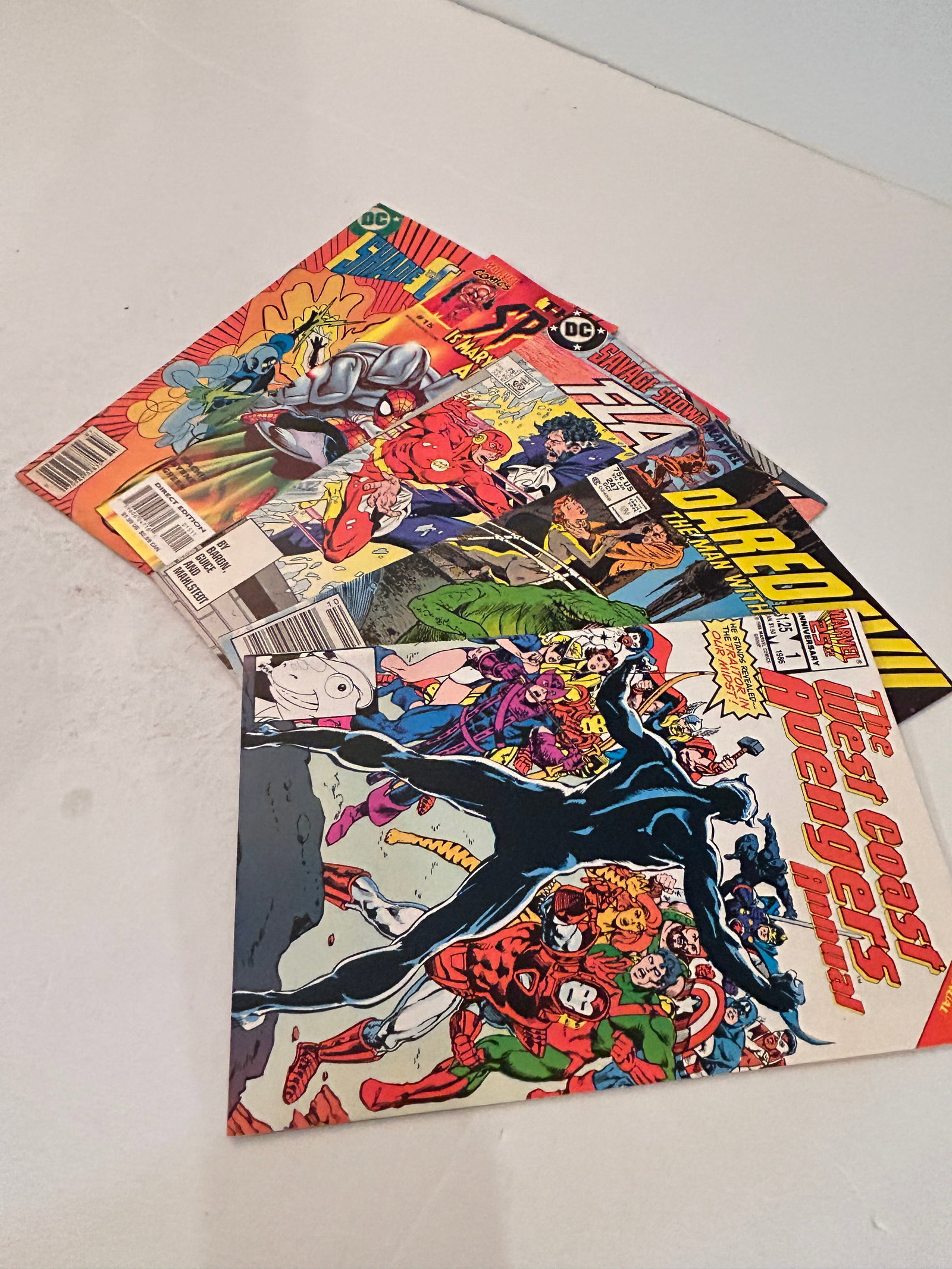 Vintage Lot of 5 Comic Books: Vintage Lot of 5 Comic Books Please view all photos as they are part of the description and condition of this Item, Feel free to contact me with questions or picture requests! Used Item AS IS