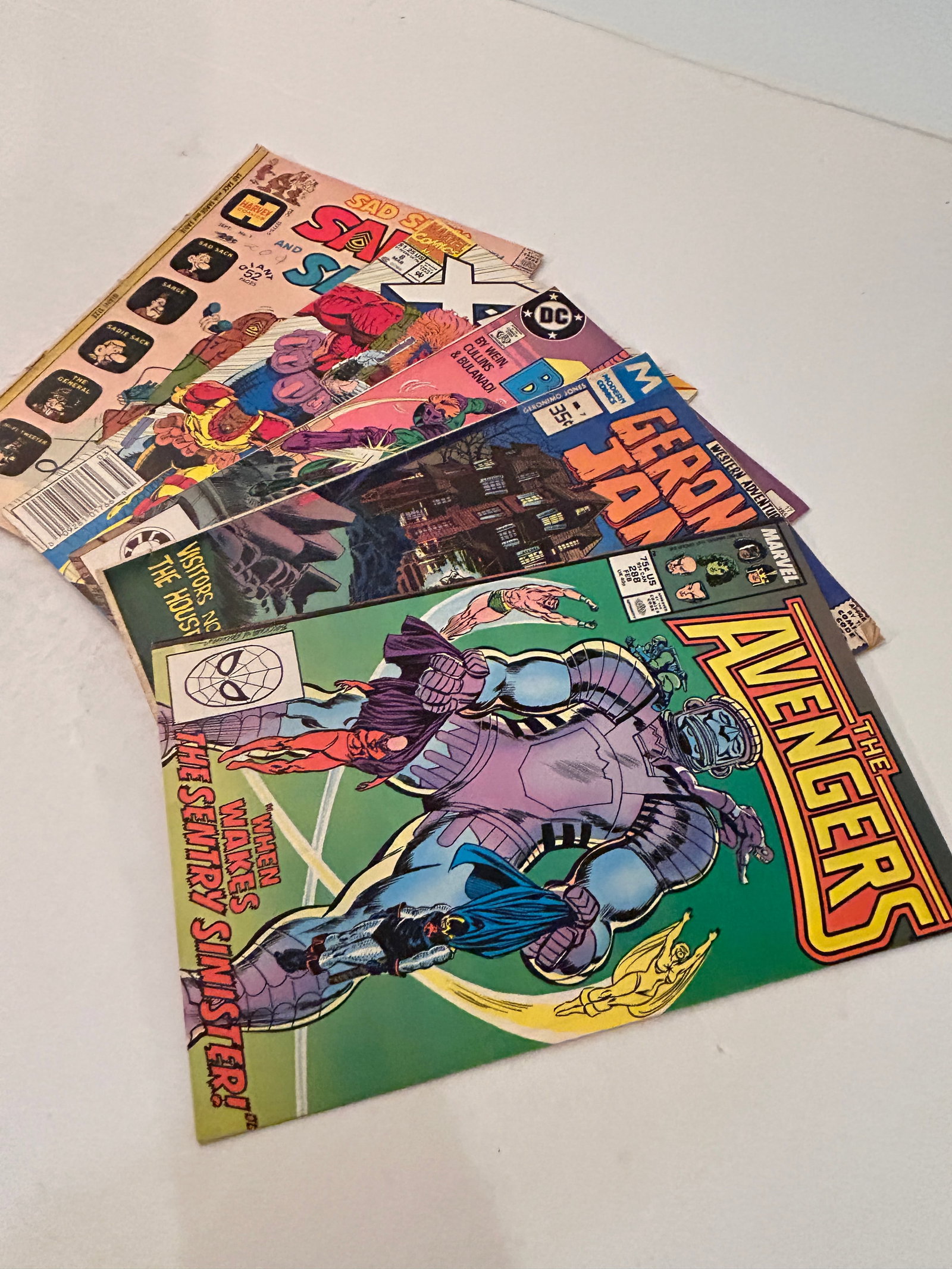 Vintage Lot of 5 Comic Books (1 of 12)