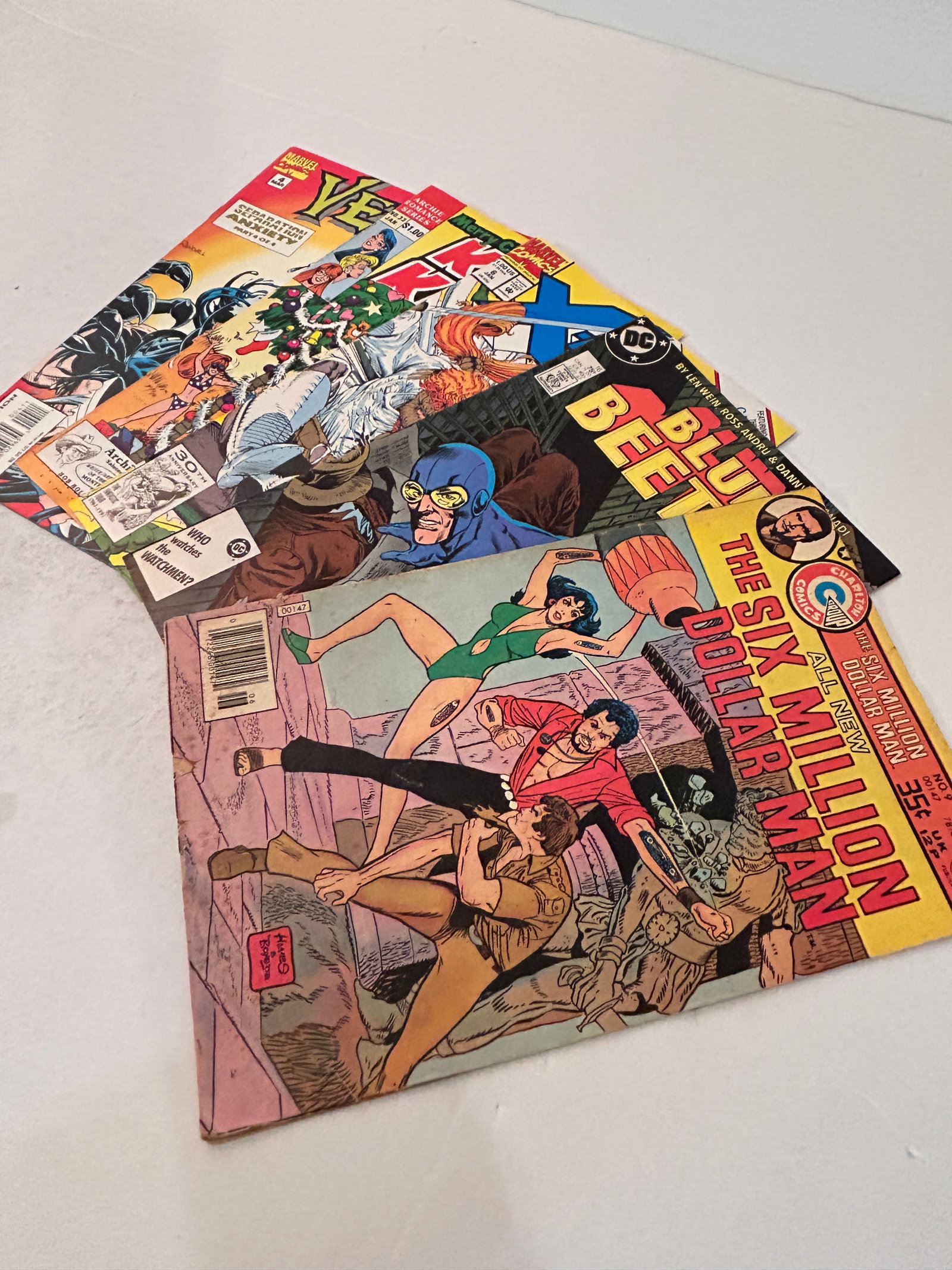 Vintage Lot of 5 Comic Books: Vintage Lot of 5 Comic Books Please view all photos as they are part of the description and condition of this Item, Feel free to contact me with questions or picture requests! Used Item AS IS