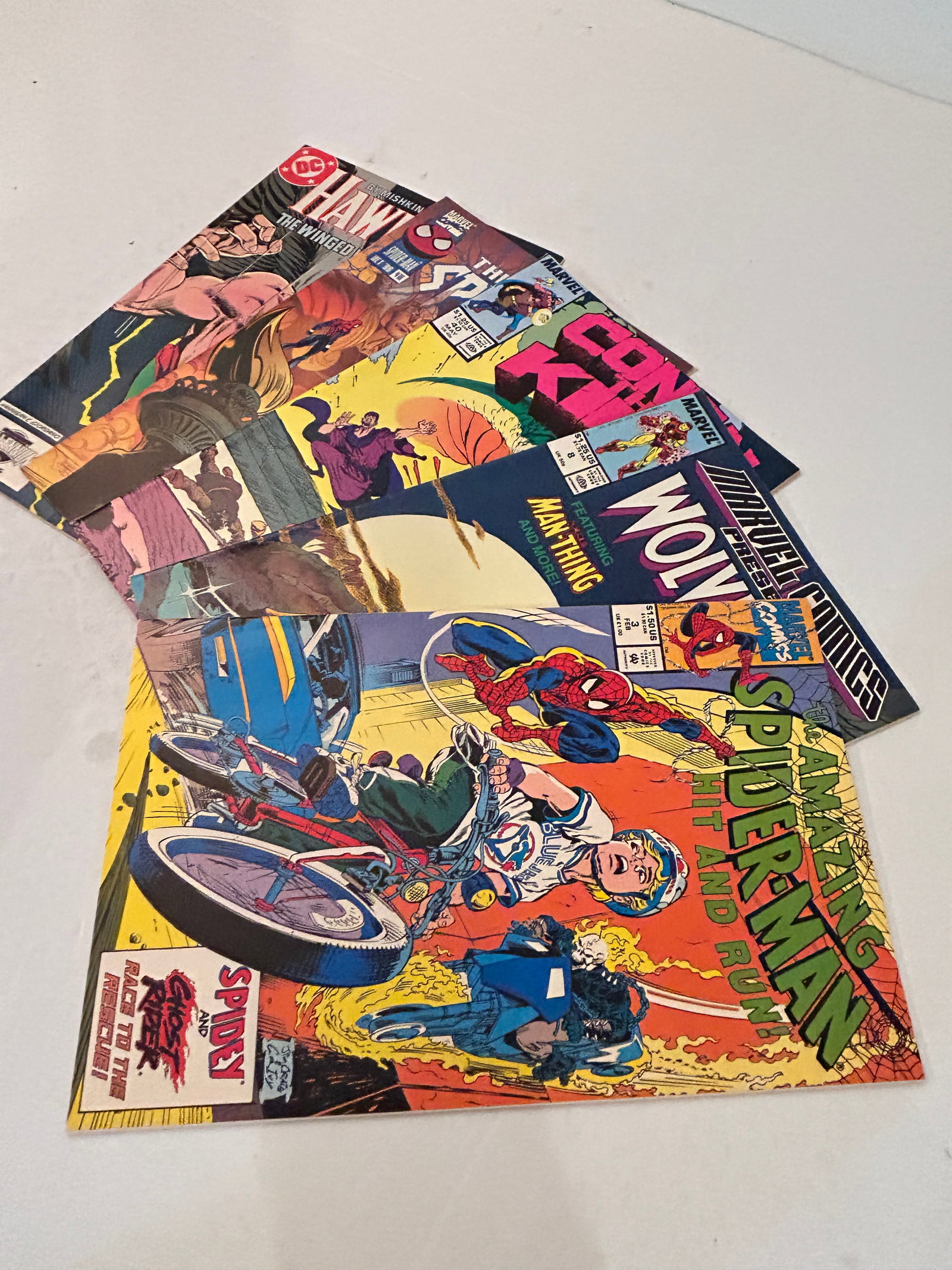 Vintage Lot of 5 Comic Books: Vintage Lot of 5 Comic Books Please view all photos as they are part of the description and condition of this Item, Feel free to contact me with questions or picture requests! Used Item AS IS