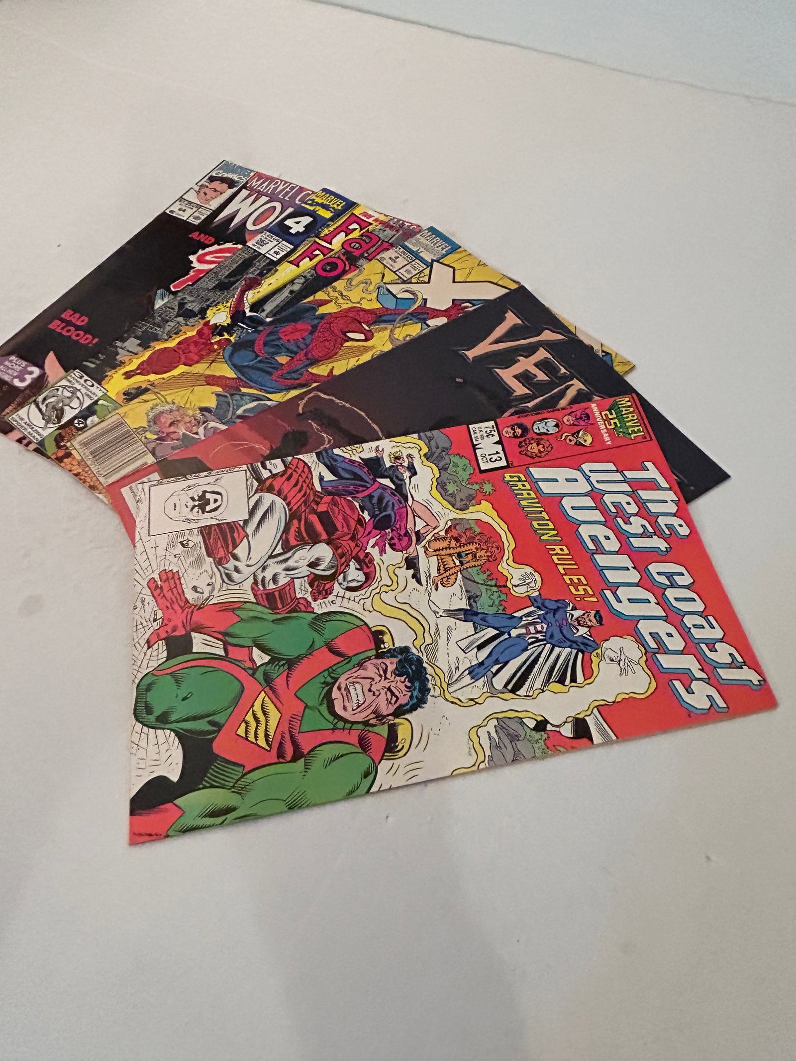 Vintage Lot of 5 Comic Books: Vintage Lot of 5 Comic Books Please view all photos as they are part of the description and condition of this Item, Feel free to contact me with questions or picture requests! Used Item AS IS