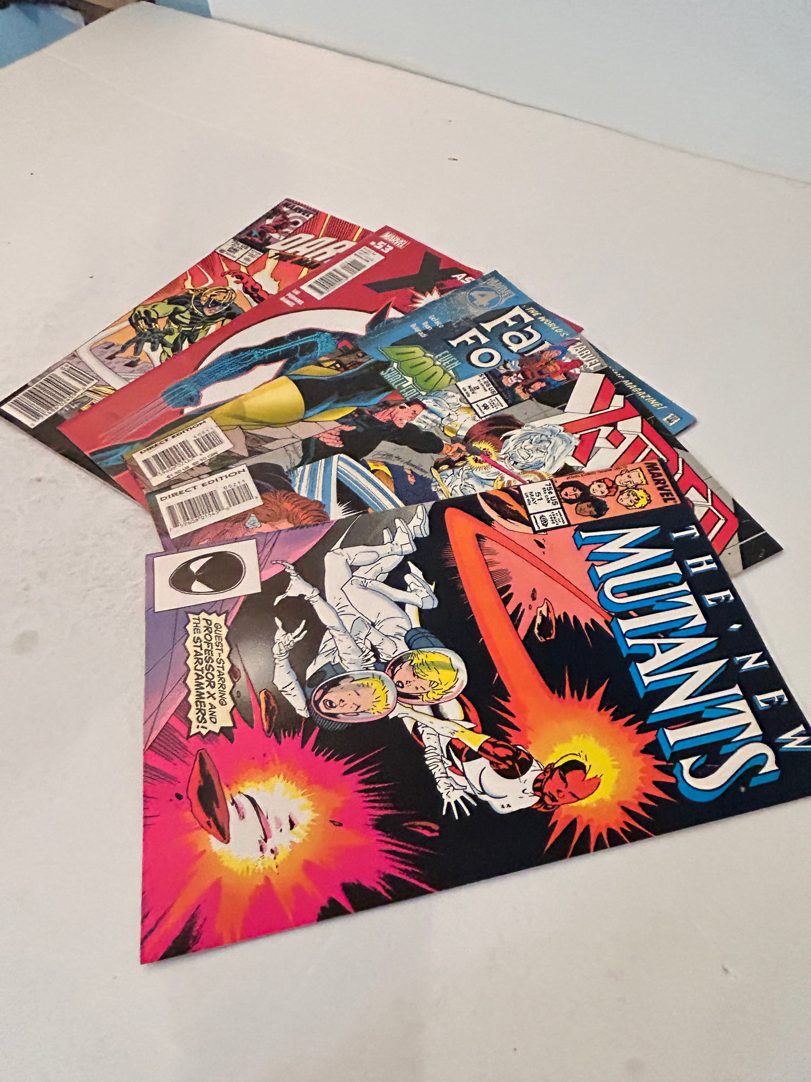 Vintage Lot of 5 Comic Books: Vintage Lot of 5 Comic Books Please view all photos as they are part of the description and condition of this Item, Feel free to contact me with questions or picture requests! Used Item AS IS
