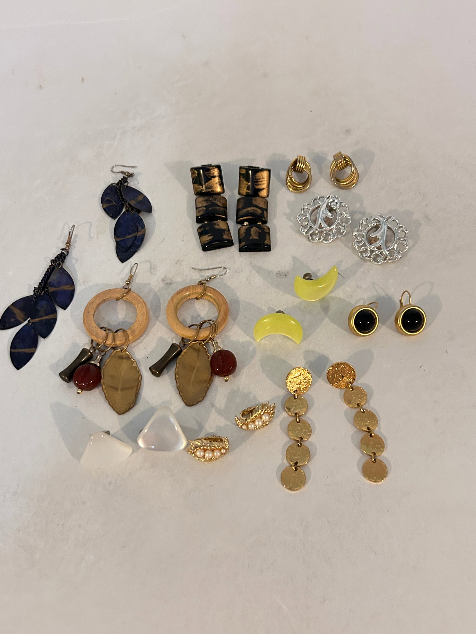 Vintage Lot of 10 Earrings (1 of 3)