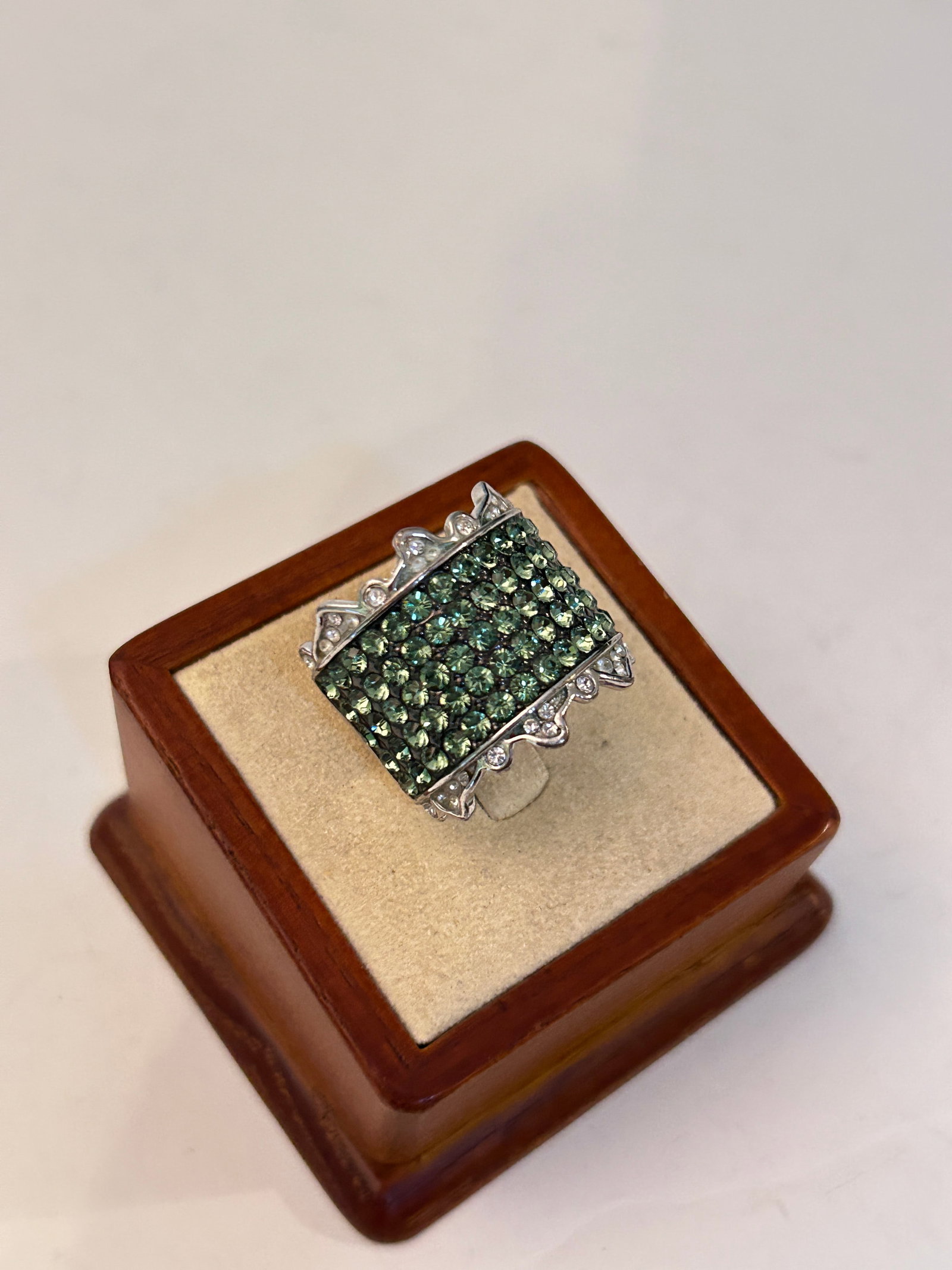 Vintage Costume old Ring Sz 8 (1 of 5)