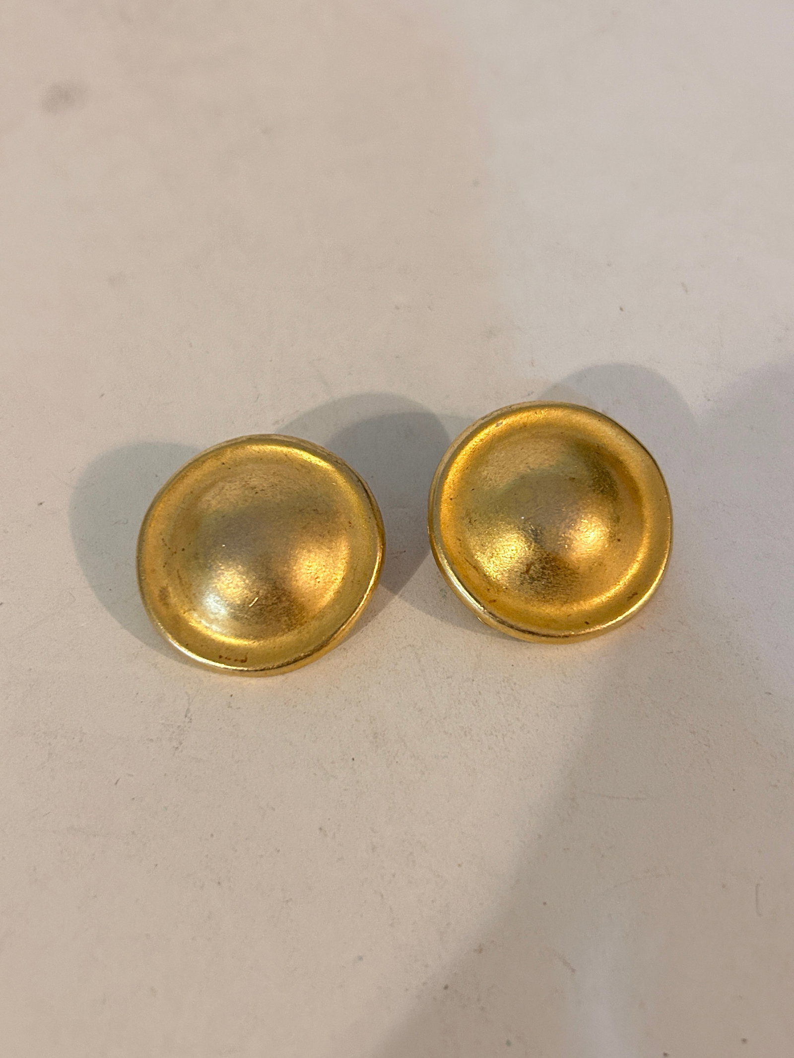 Vintage Gold Tone Clipon Earrings (1 of 5)