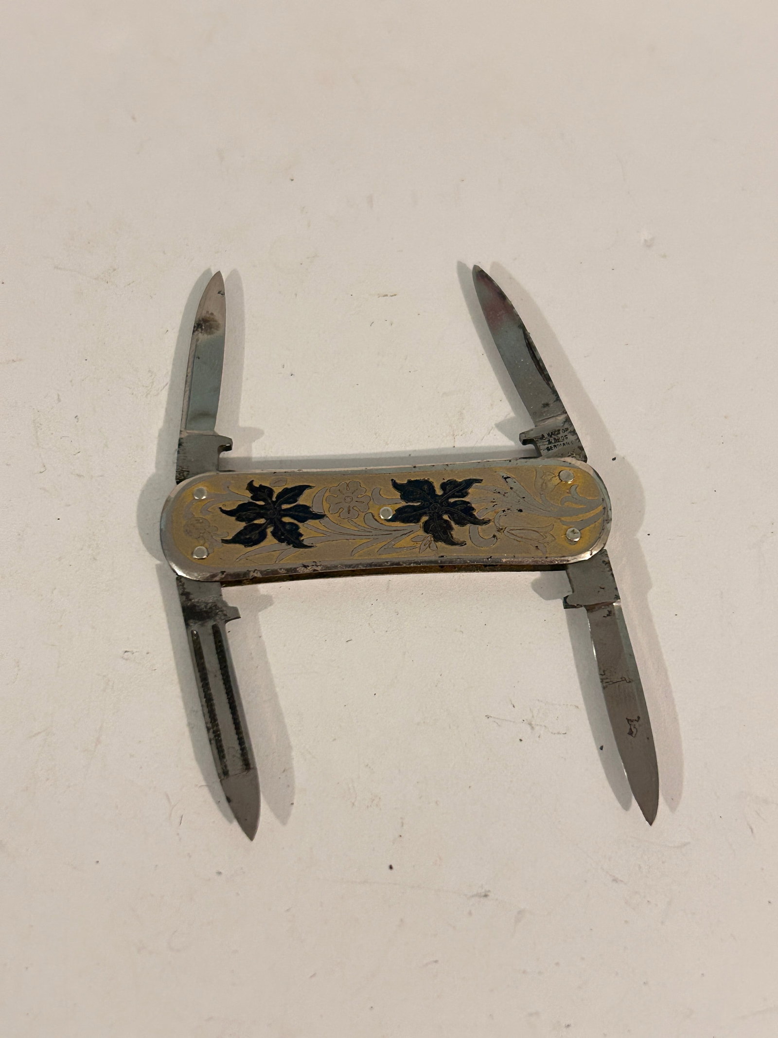 Vtg A Kastor & Bros Germany 4 Blade Folding Pocket: Vtg A Kastor & Bros Germany 4 Blade Folding Pocket Please view all photos as they are part of the description and condition of this Item, Feel free to contact me with questions or picture requests! Us