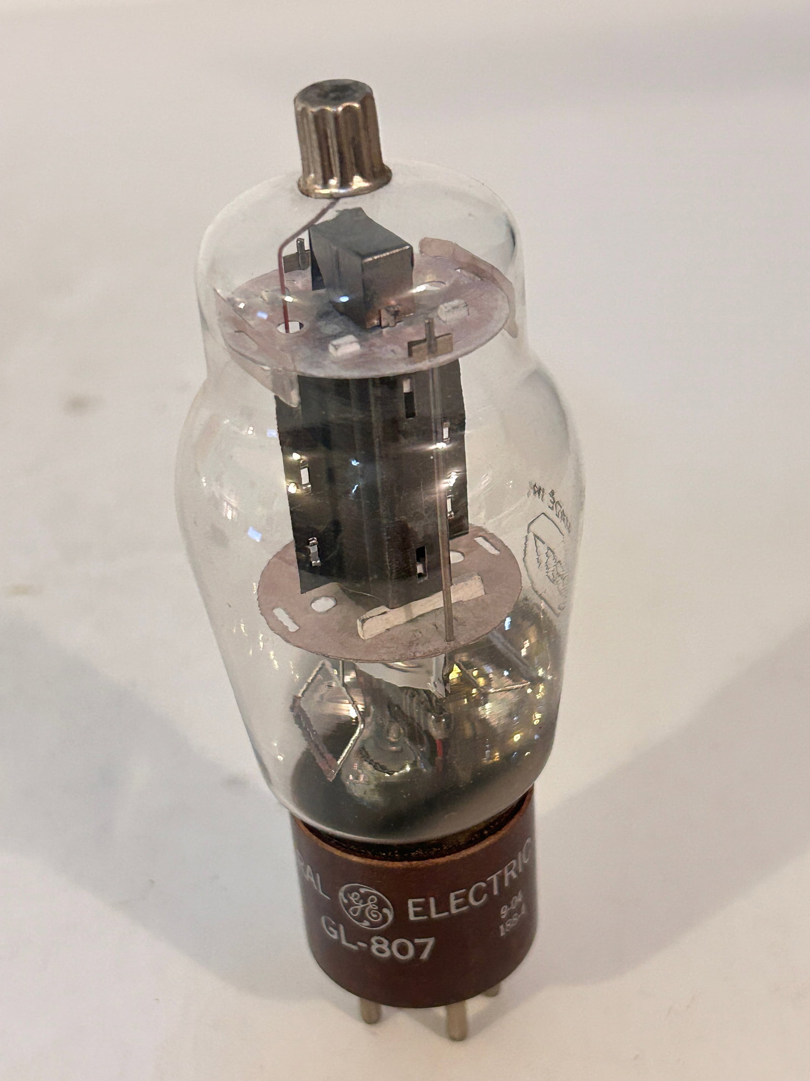 Vintage General Electric GL-807 Vacuum Tube: Vintage General Electric GL-807 Vacuum Tube Please view all photos as they are part of the description and condition of this Item, Feel free to contact me with questions or picture requests! Used Item