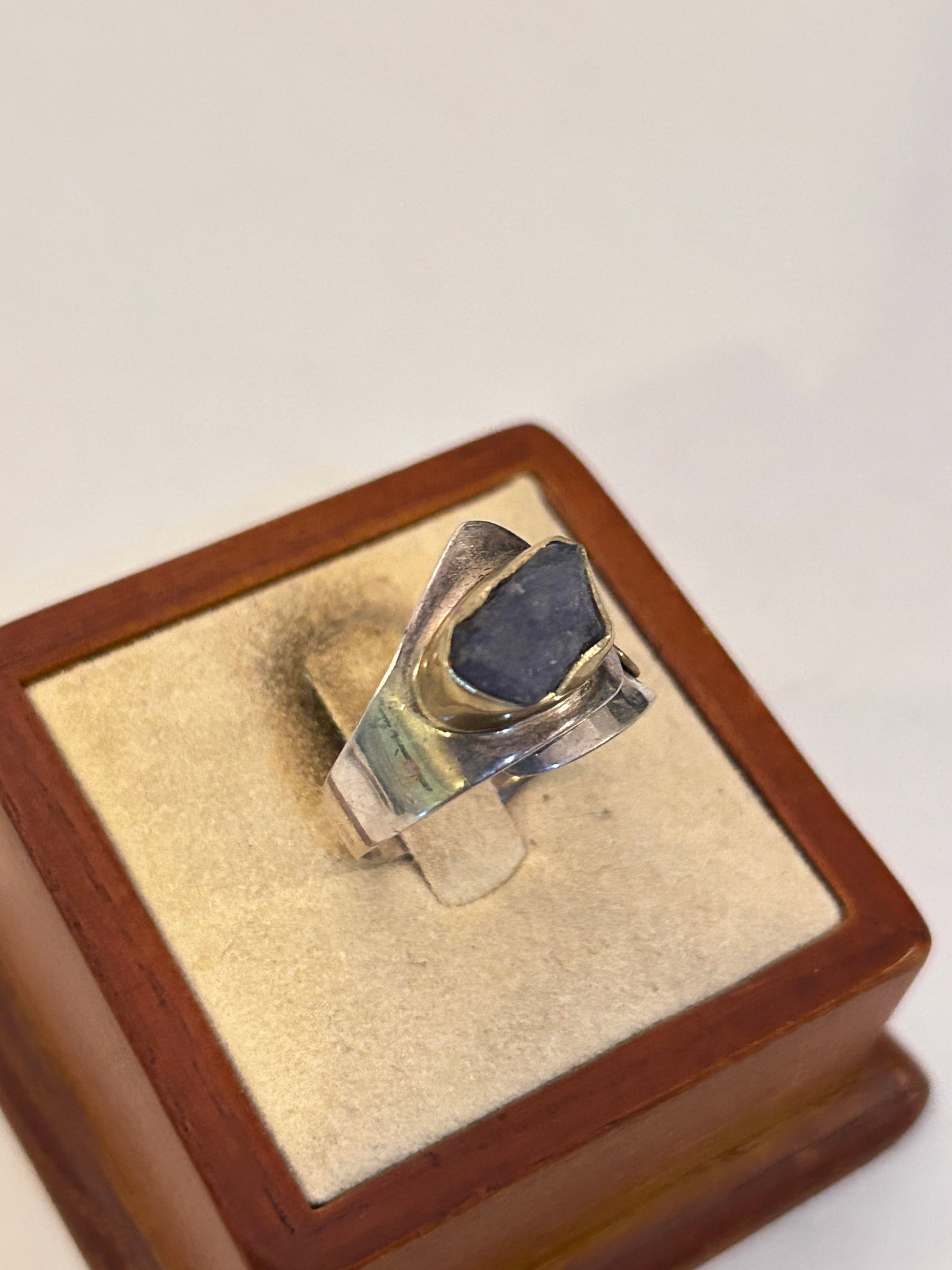 Designer YS India 925 Sterling Silver Oval Labradorite Sz 11: Designer YS India 925 Sterling Silver Oval Labradorite Sz 11 Please view all photos as they are part of the description and condition of this Item, Feel free to contact me with questions or picture re