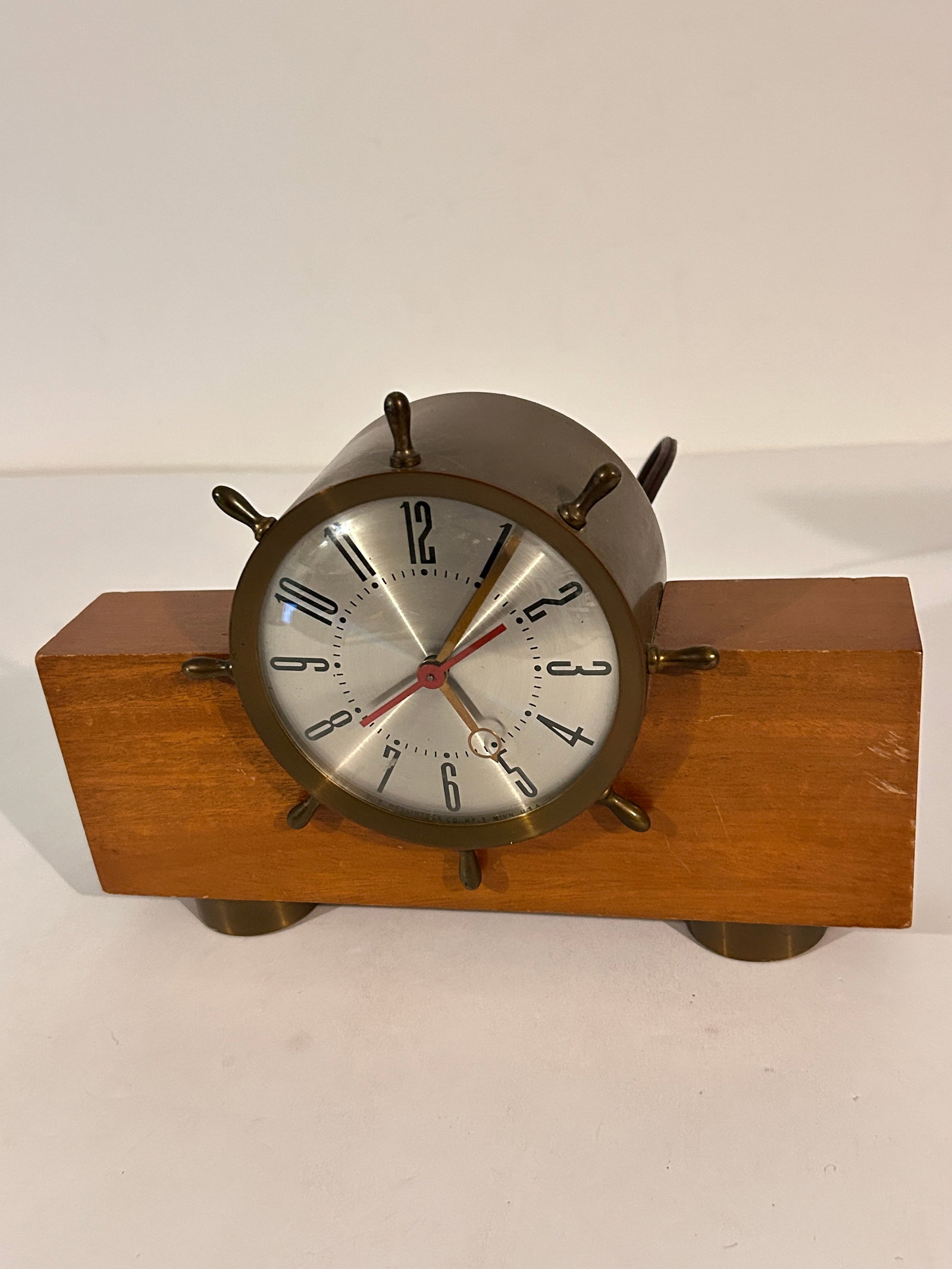 Vintage MCM O.B. McClintock Nautical Ship's Working Wheel Clock: Vintage MCM O.B. McClintock Nautical Ship's Working Wheel Clock Please view all photos as they are part of the description and condition of this Item, Feel free to contact me with questions or picture