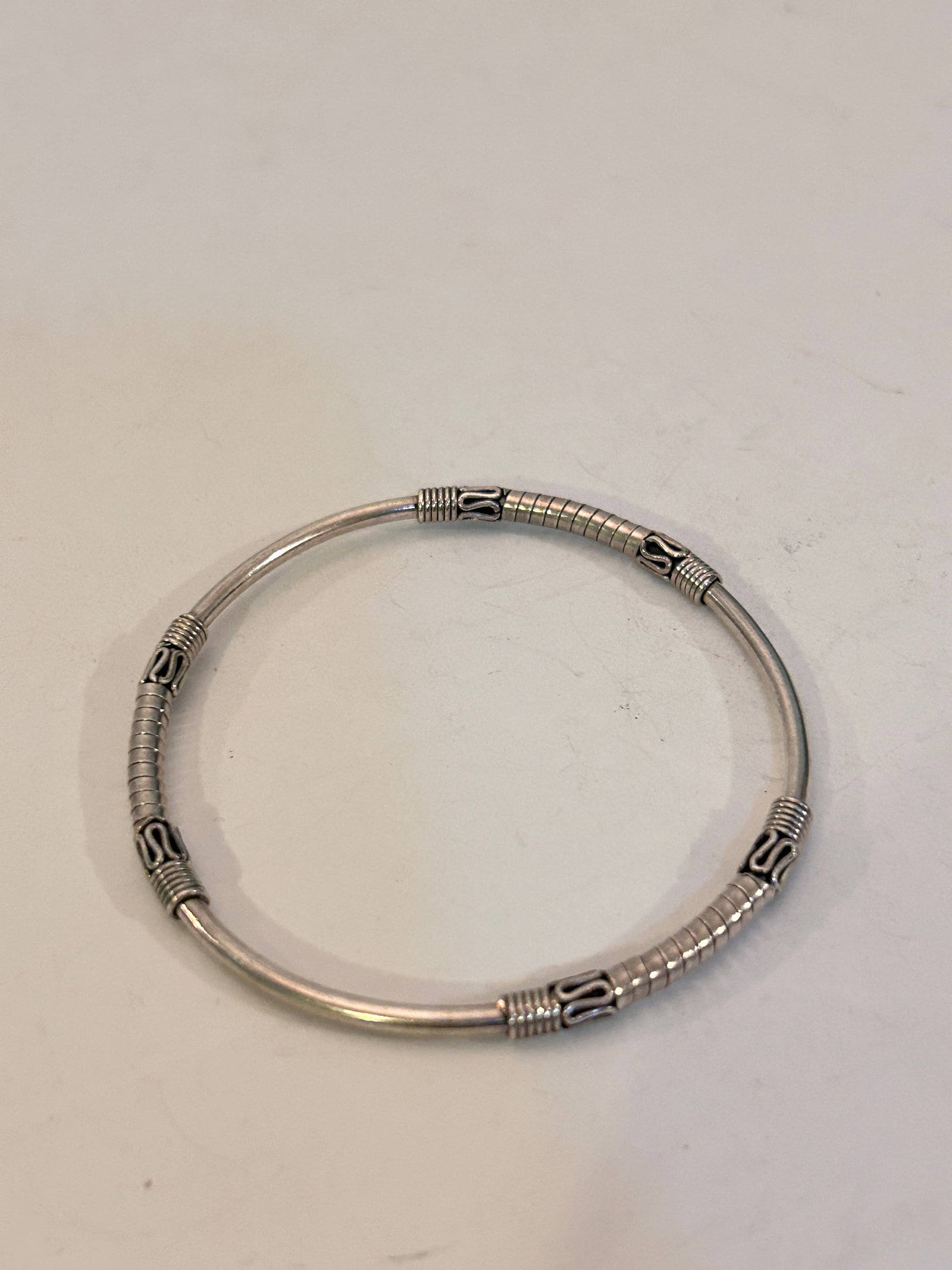 925 Sterling Silver 11g Round Suarti Bali Bangle Bracelet 7" (1 of 4)