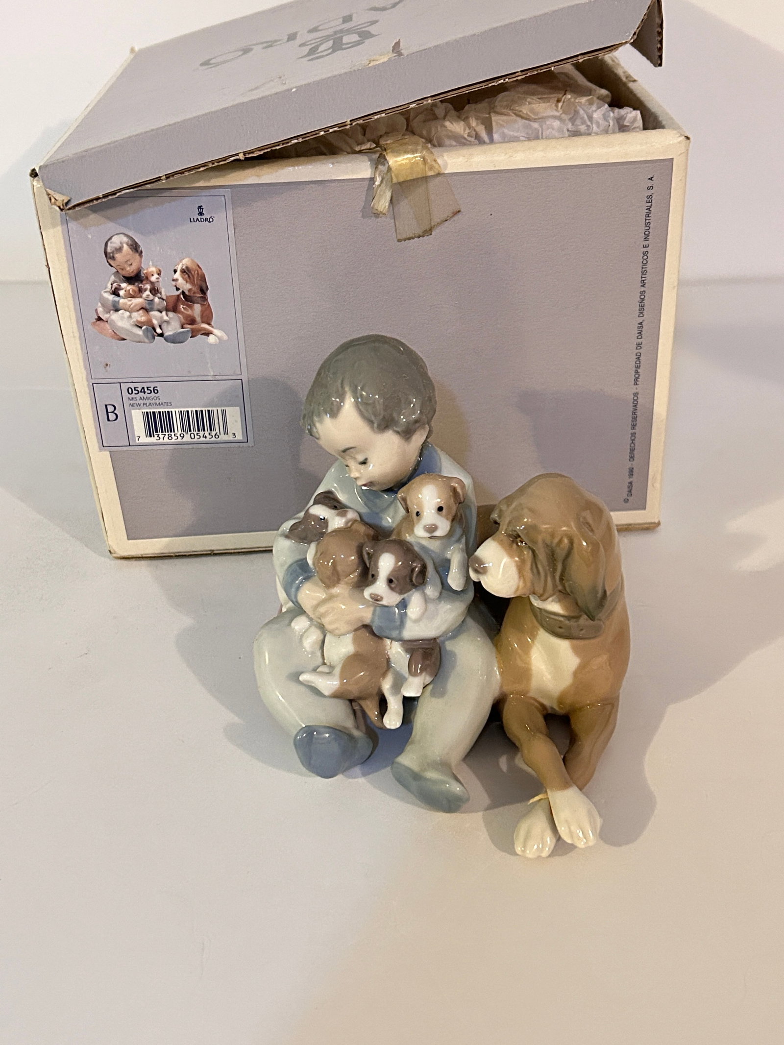 Lladro Blue Porcelain Figurine 5456 New Playmates - RETIRED RARE Vintage Puppies: Lladro Blue Porcelain Figurine 5456 New Playmates - RETIRED RARE Vintage Puppies Please view all photos as they are part of the description and condition of this Item, Feel free to contact me with que