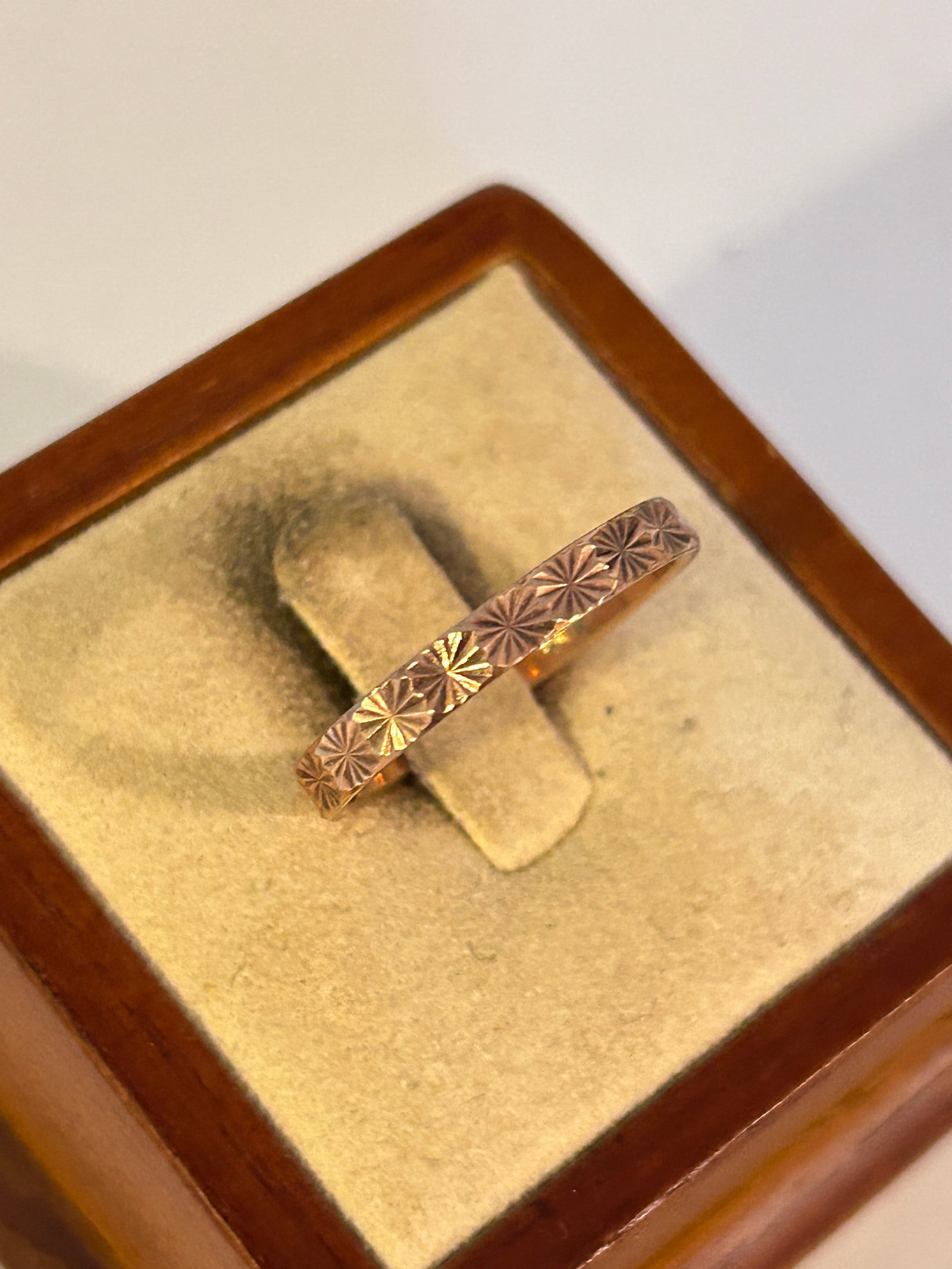 Vintage Sterling Silver Milor Band Ring Sz 10: Vintage Sterling Silver Milor Band Ring Sz 10 Please view all photos as they are part of the description and condition of this Item, Feel free to contact me with questions or picture requests! Used It