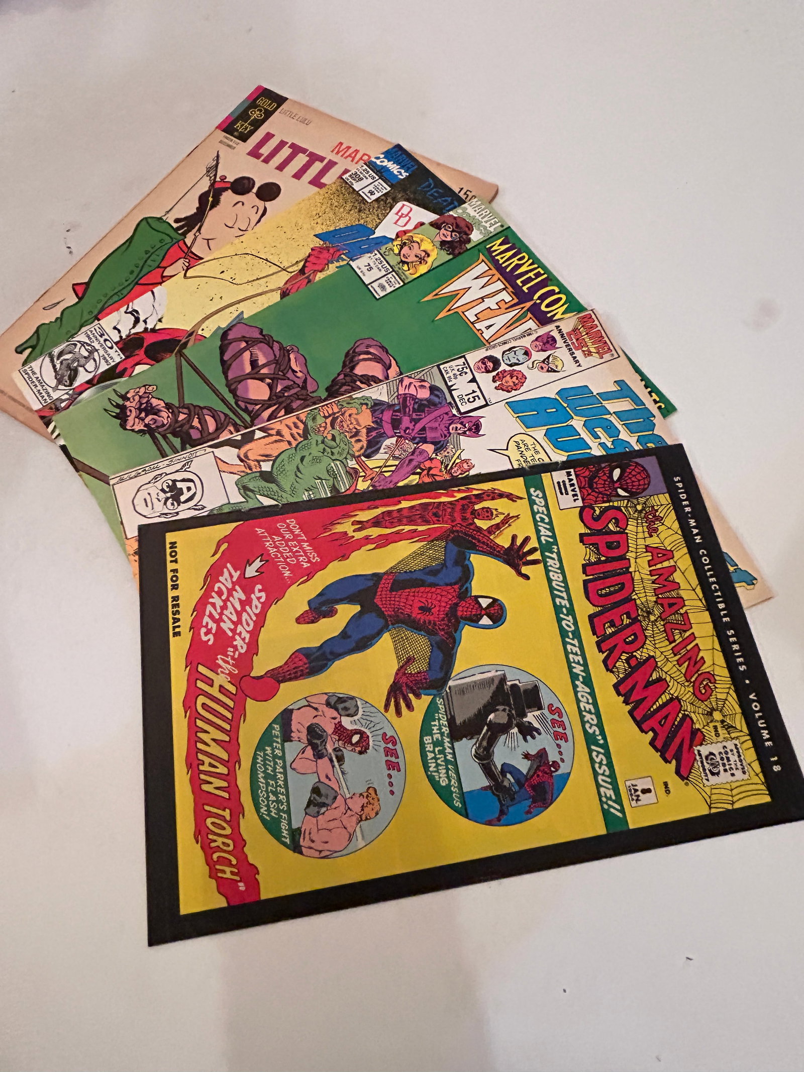 Vintage lot of 5 Comics: Vintage lot of 5 Comics Please view all photos as they are part of the description and condition of this Item, Feel free to contact me with questions or picture requests! Used Item AS IS