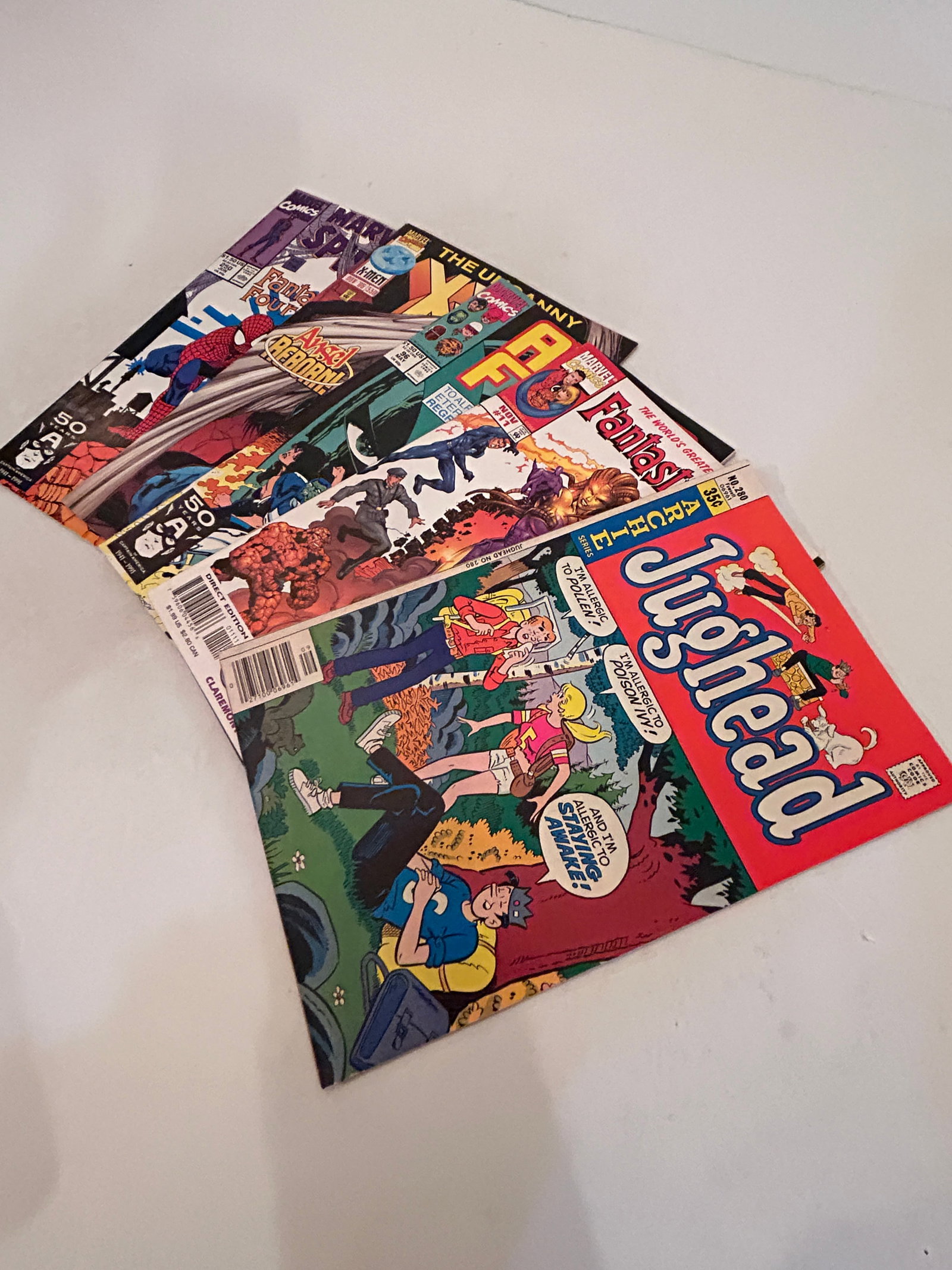 Vintage lot of 5 Comics: Vintage lot of 5 Comics Please view all photos as they are part of the description and condition of this Item, Feel free to contact me with questions or picture requests! Used Item AS IS