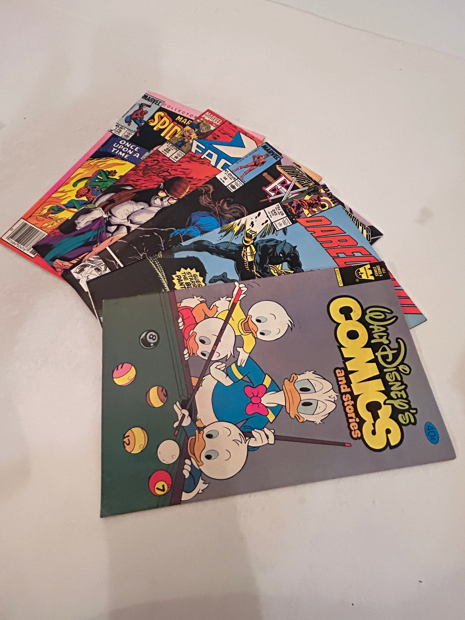 Vintage lot of 5 Comics: Vintage lot of 5 Comics Please view all photos as they are part of the description and condition of this Item, Feel free to contact me with questions or picture requests! Used Item AS IS