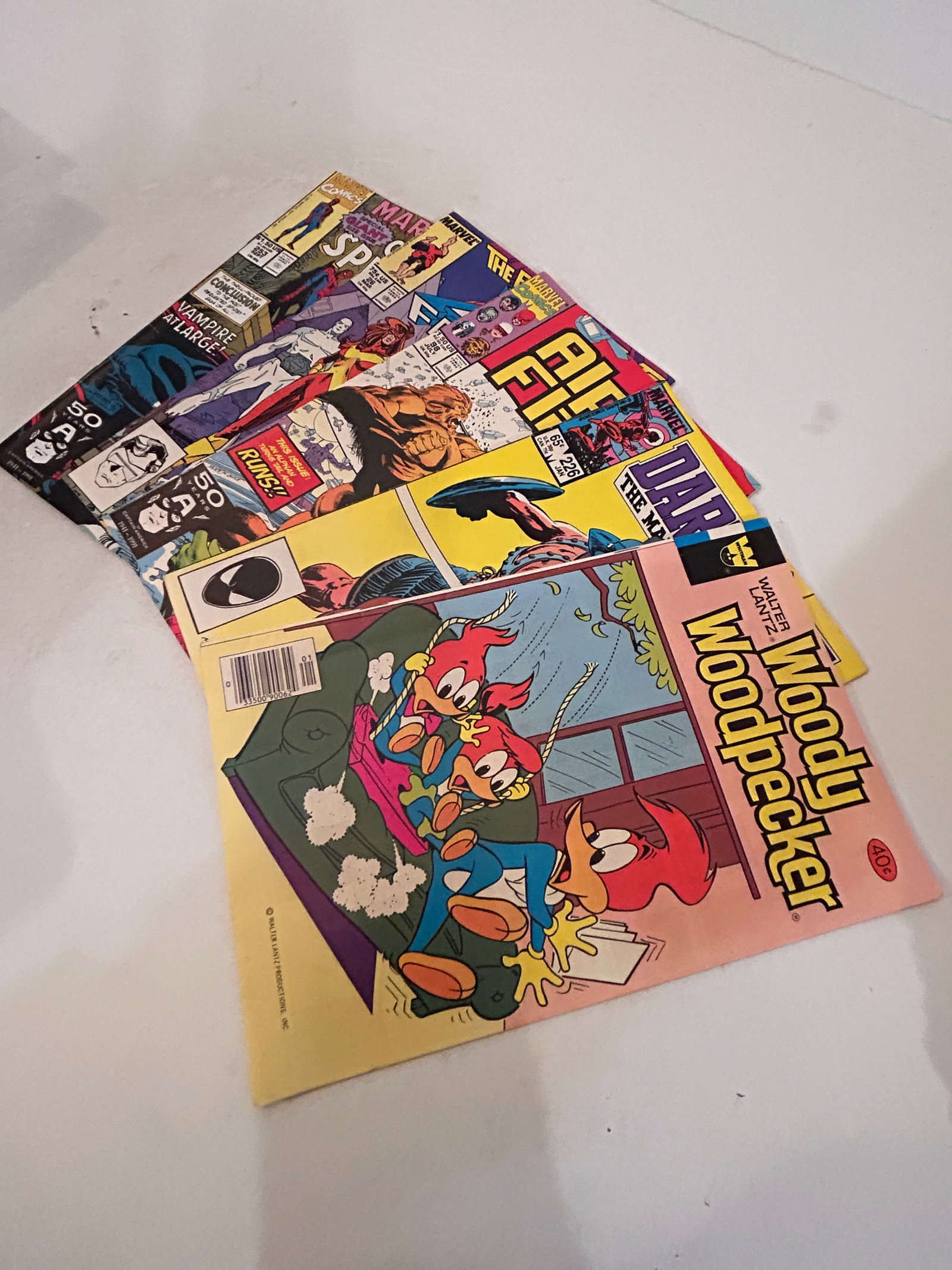 Vintage lot of 5 Comics: Vintage lot of 5 Comics Please view all photos as they are part of the description and condition of this Item, Feel free to contact me with questions or picture requests! Used Item AS IS