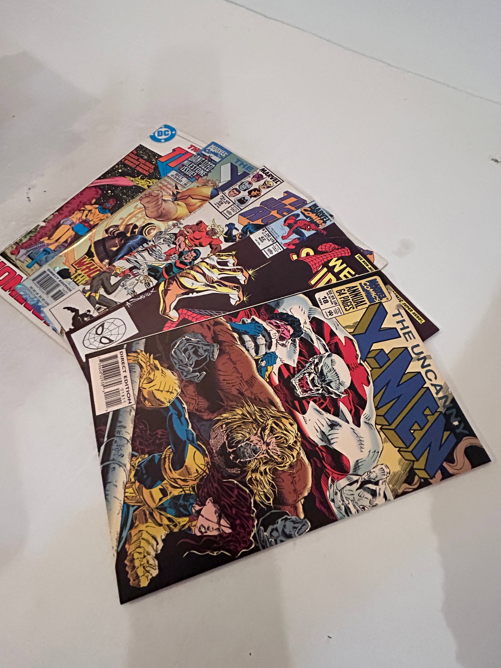 Vintage lot of 5 Comics: Vintage lot of 5 Comics Please view all photos as they are part of the description and condition of this Item, Feel free to contact me with questions or picture requests! Used Item AS IS