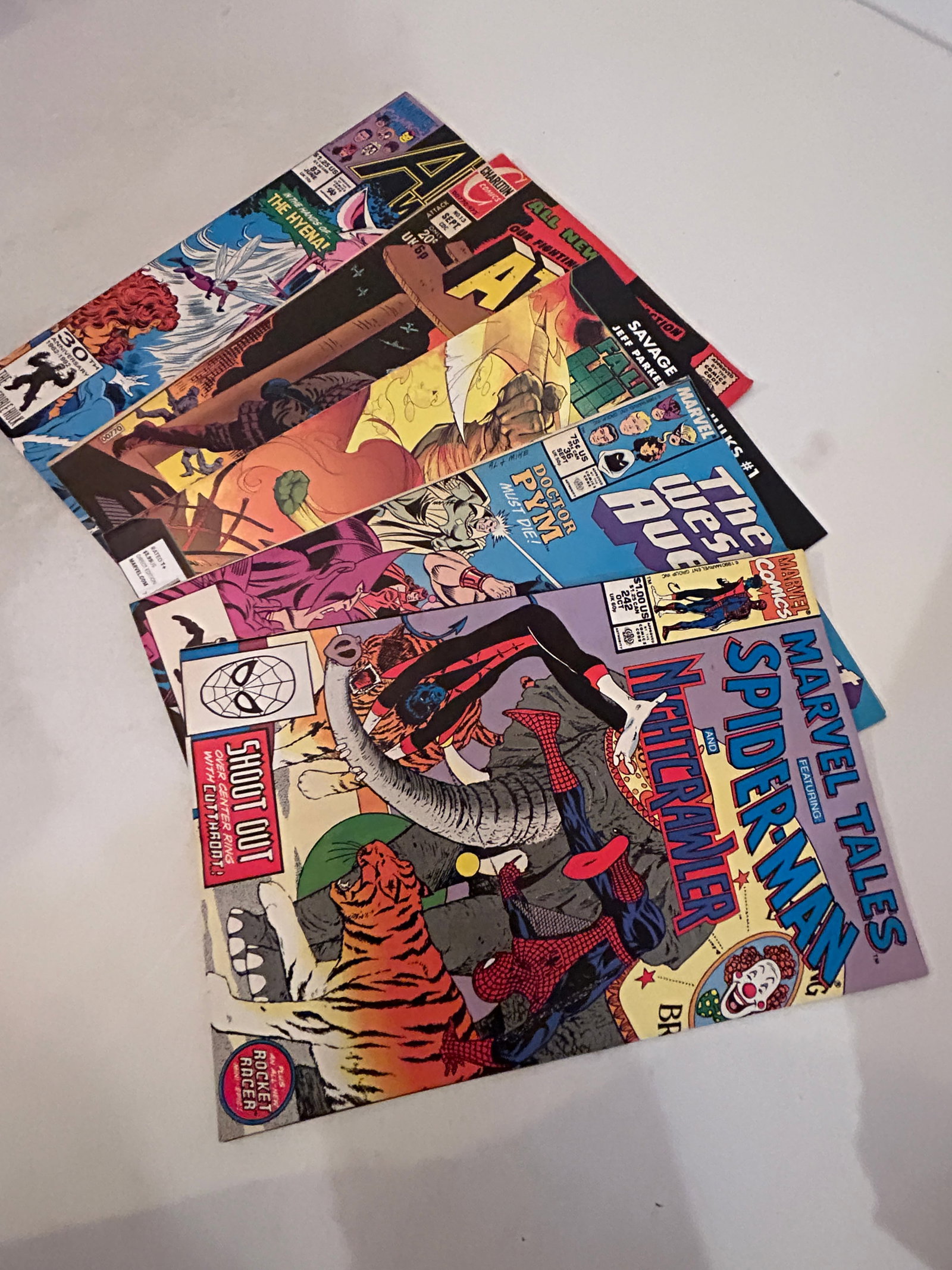 Vintage lot of 5 Comics: Vintage lot of 5 Comics Please view all photos as they are part of the description and condition of this Item, Feel free to contact me with questions or picture requests! Used Item AS IS