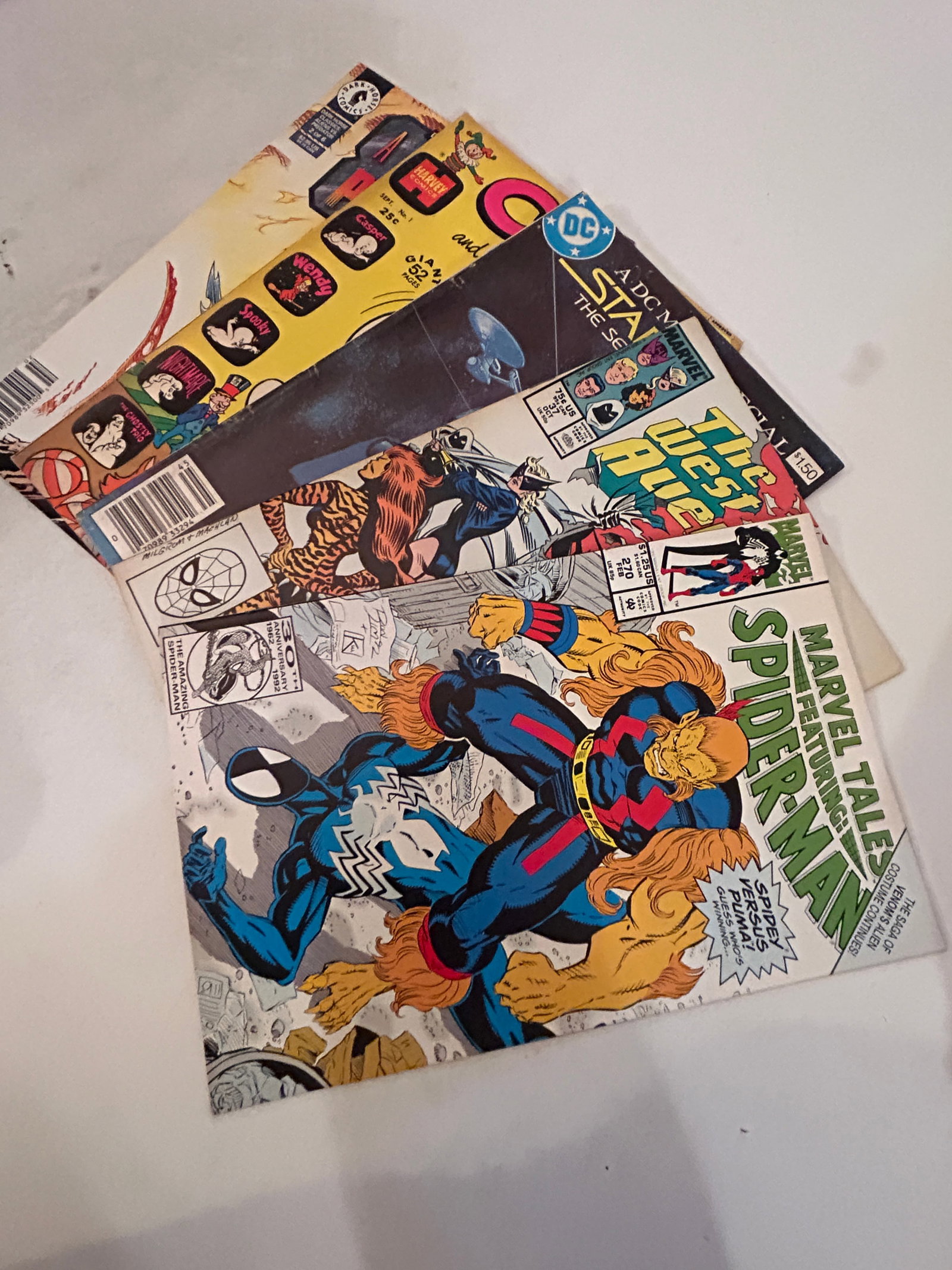 Vintage lot of 5 Comics: Vintage lot of 5 Comics Please view all photos as they are part of the description and condition of this Item, Feel free to contact me with questions or picture requests! Used Item AS IS