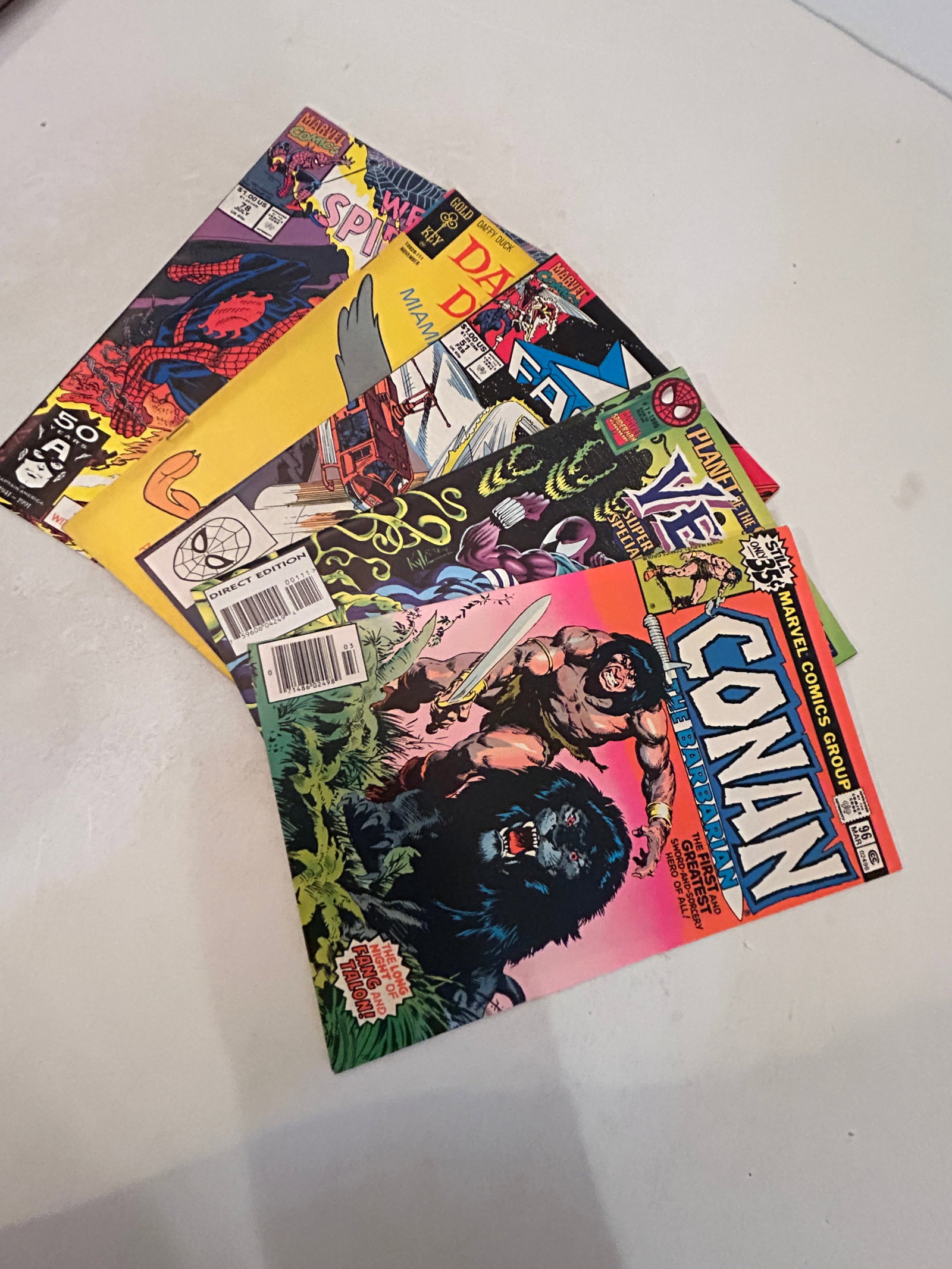 Vintage lot of 5 Comics: Vintage lot of 5 Comics Please view all photos as they are part of the description and condition of this Item, Feel free to contact me with questions or picture requests! Used Item AS IS