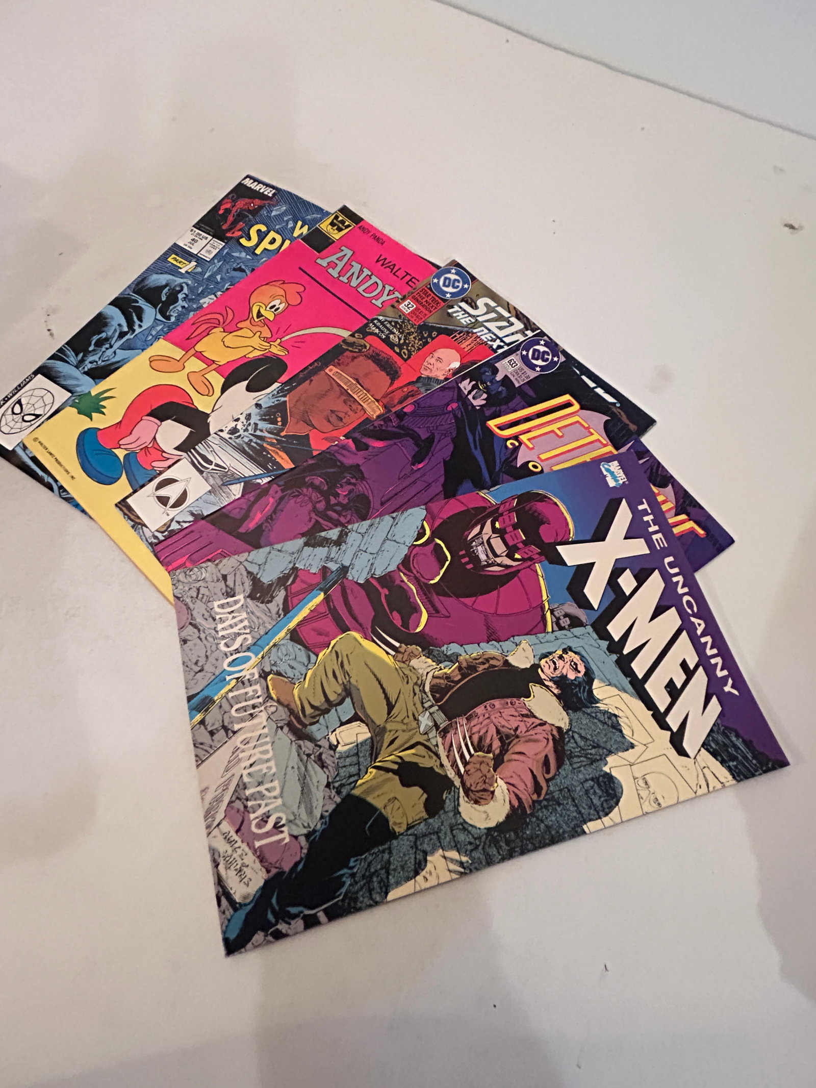 Vintage lot of 5 Comics: Vintage lot of 5 Comics Please view all photos as they are part of the description and condition of this Item, Feel free to contact me with questions or picture requests! Used Item AS IS