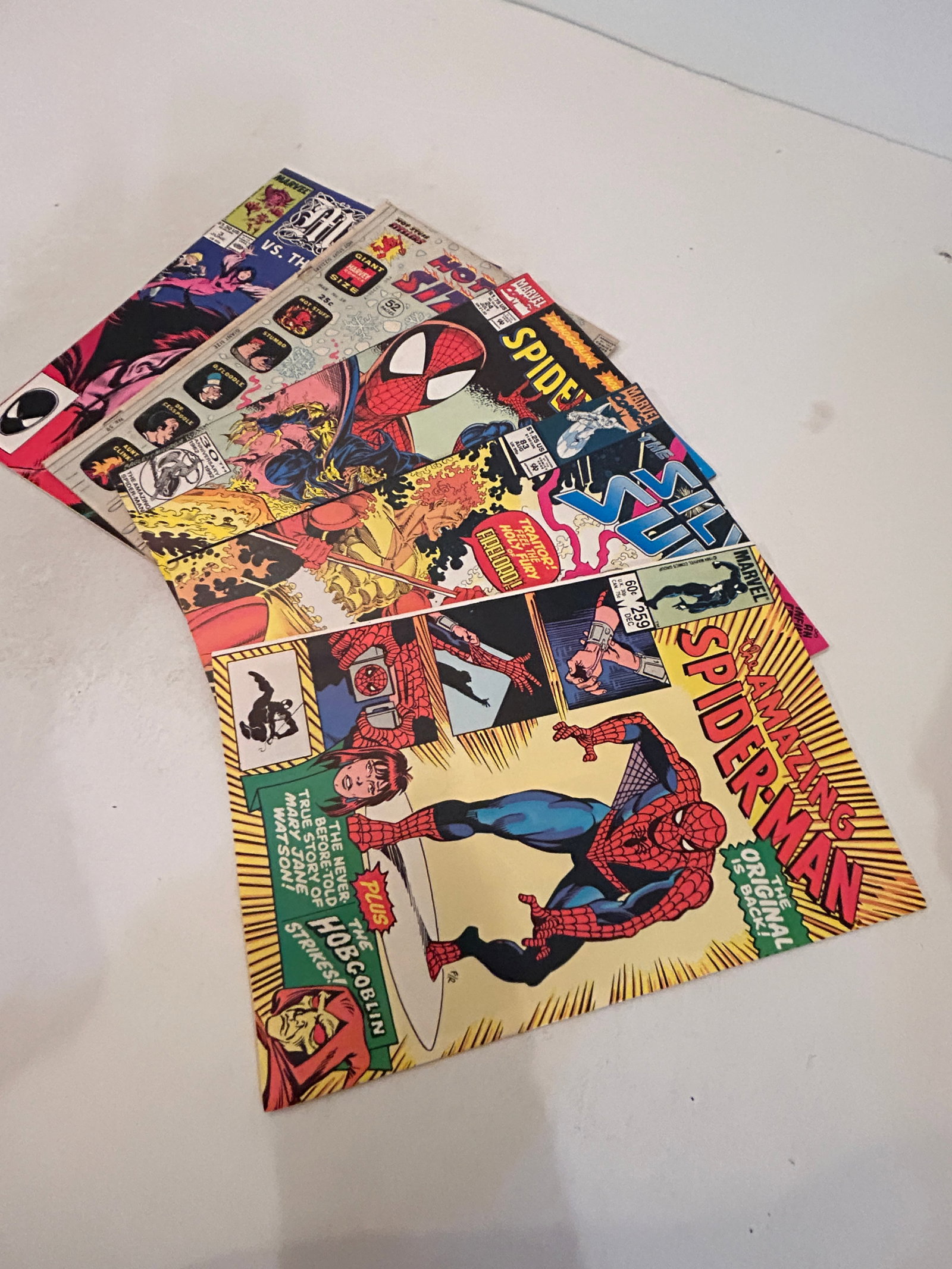 Vintage lot of 5 Comics: Vintage lot of 5 Comics Please view all photos as they are part of the description and condition of this Item, Feel free to contact me with questions or picture requests! Used Item AS IS