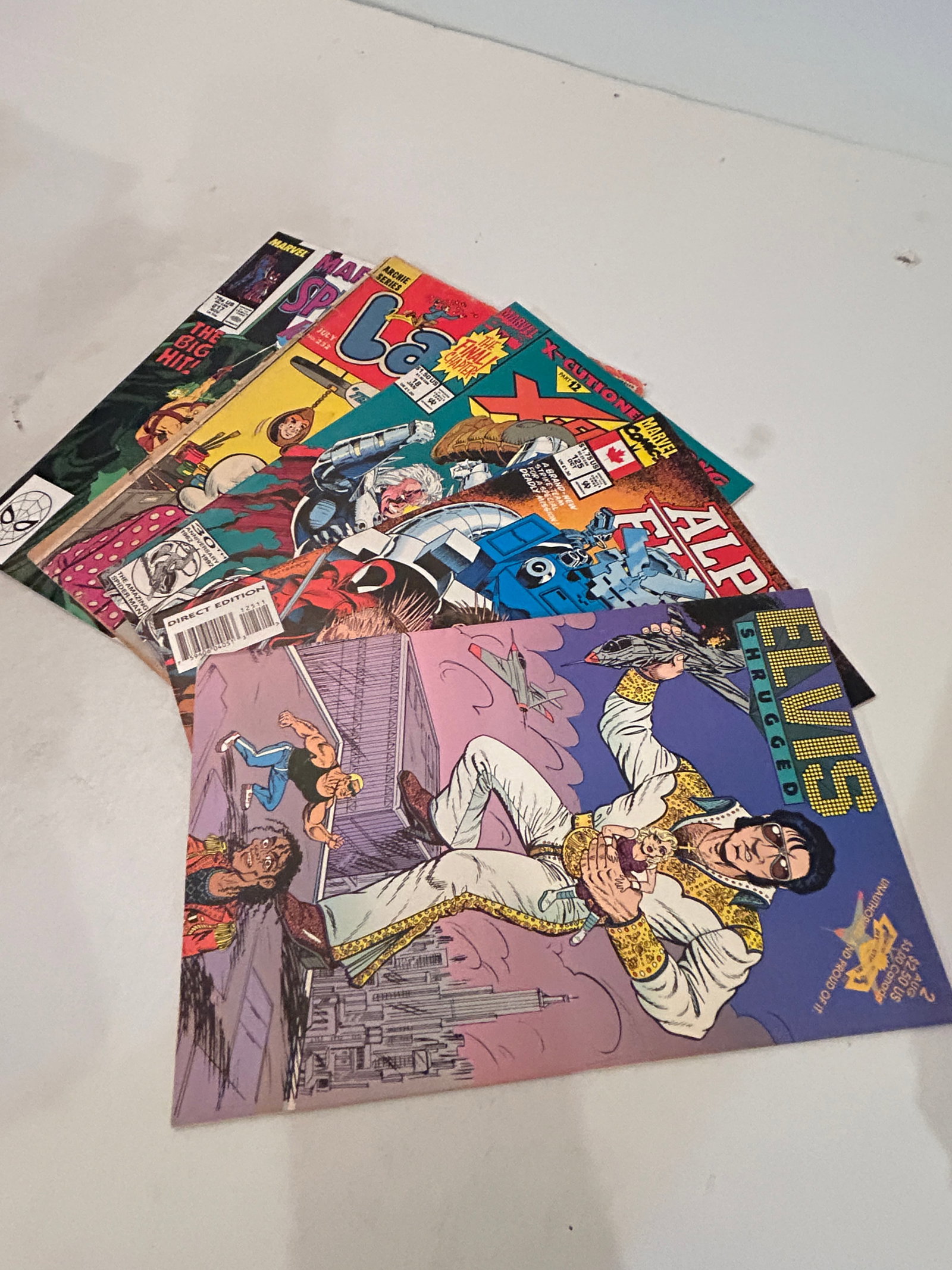 Vintage lot of 5 Comics: Vintage lot of 5 Comics Please view all photos as they are part of the description and condition of this Item, Feel free to contact me with questions or picture requests! Used Item AS IS