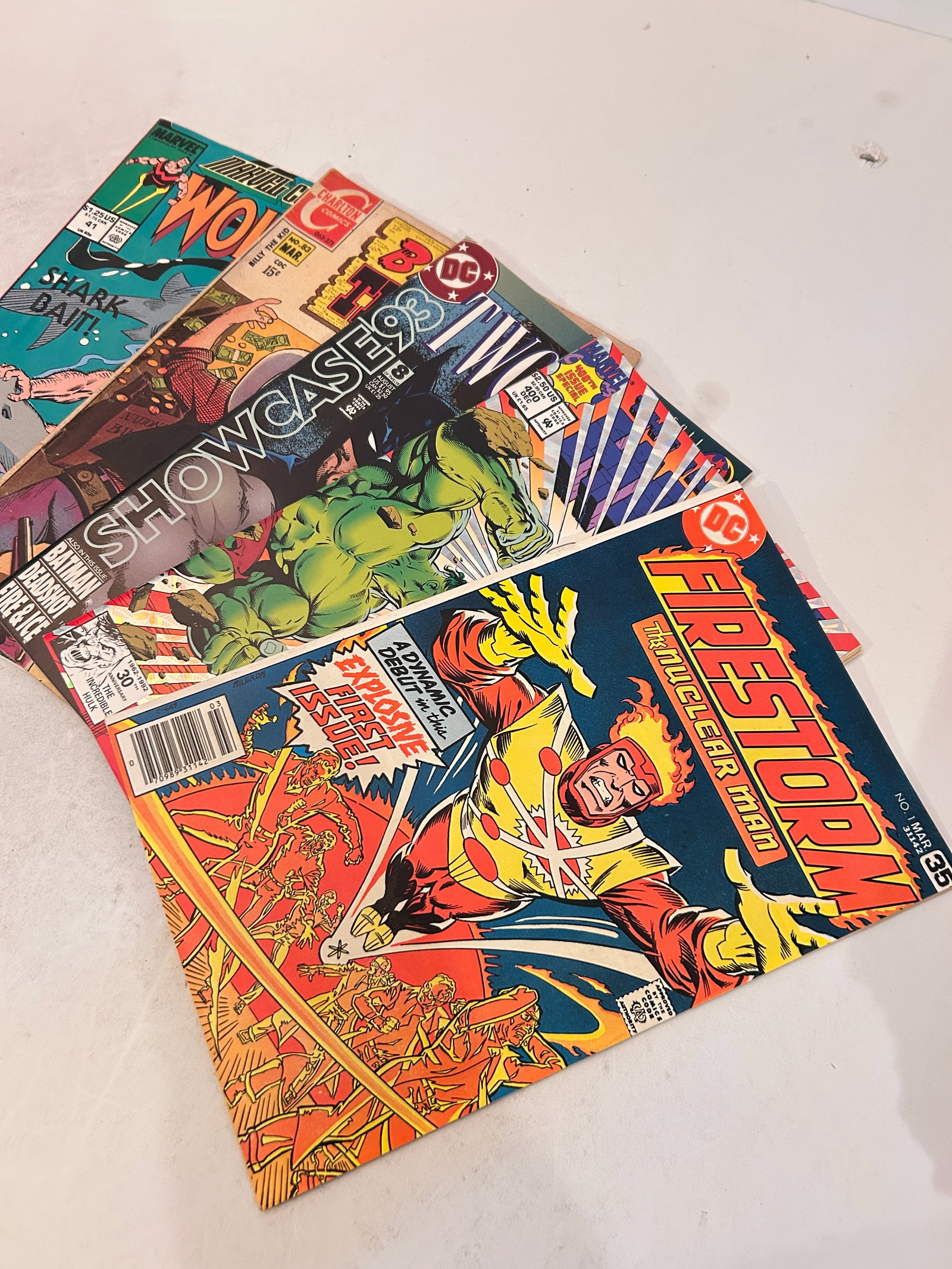 Vintage lot of 5 Comics: Vintage lot of 5 Comics Please view all photos as they are part of the description and condition of this Item, Feel free to contact me with questions or picture requests! Used Item AS IS